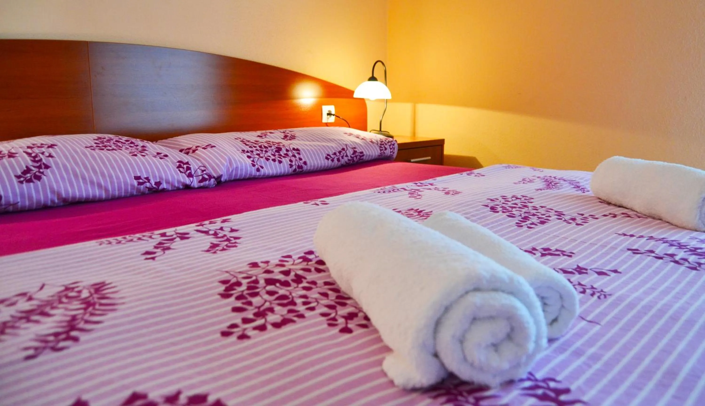 Bed in Apartments Barisic Hrvatskih Žrtava 404 Seget Vranjica