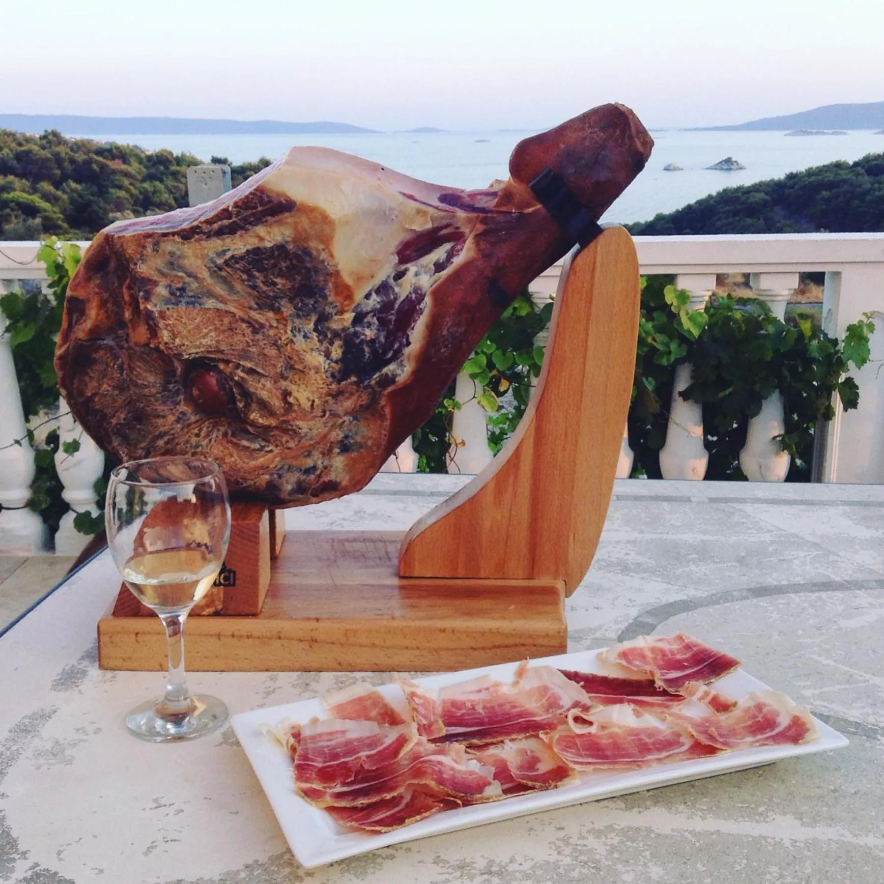 Restaurant/places to eat in Apartments Barisic Hrvatskih Žrtava 404 Seget Vranjica