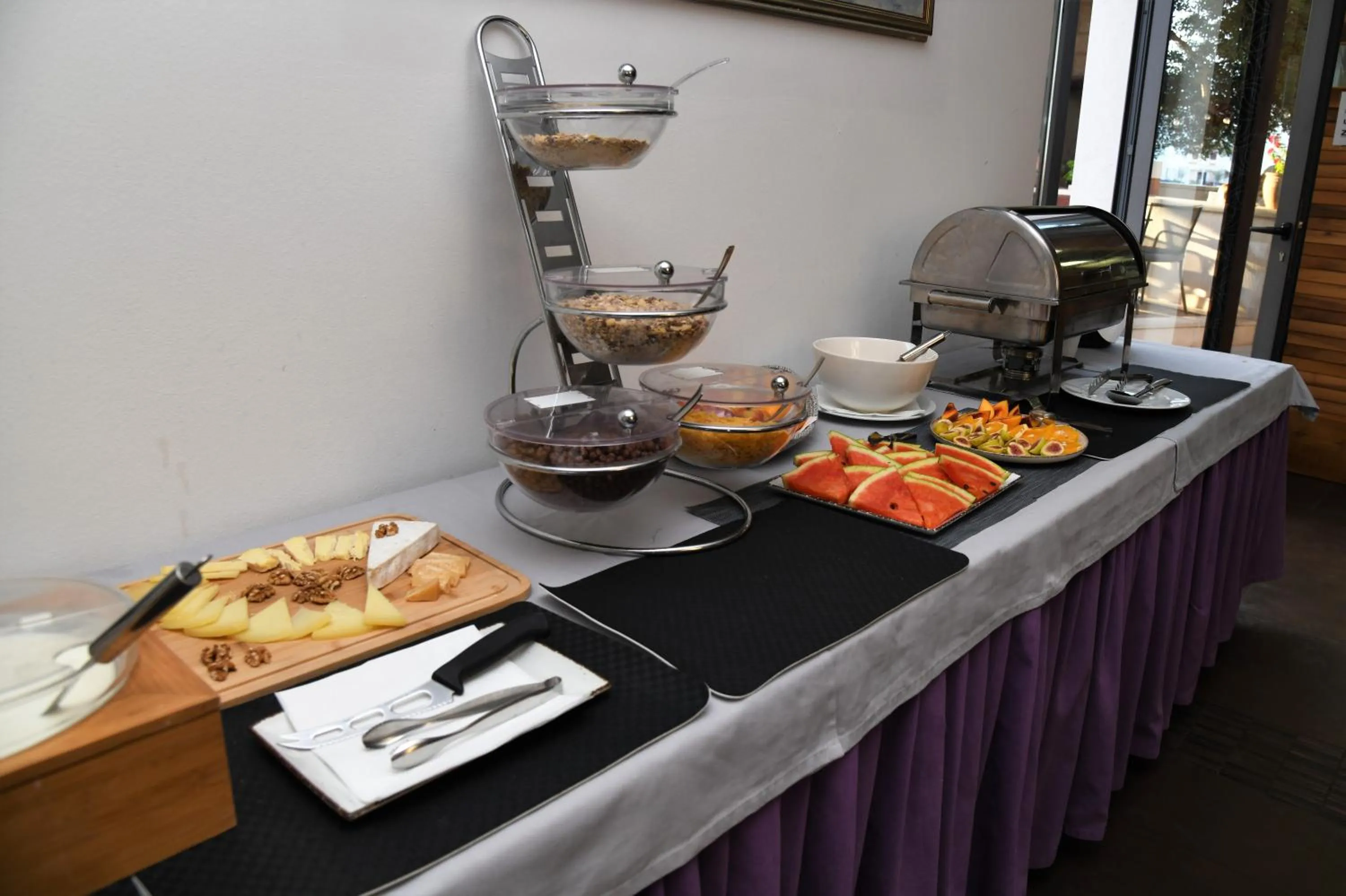 Restaurant/places to eat in Hotel Lipa