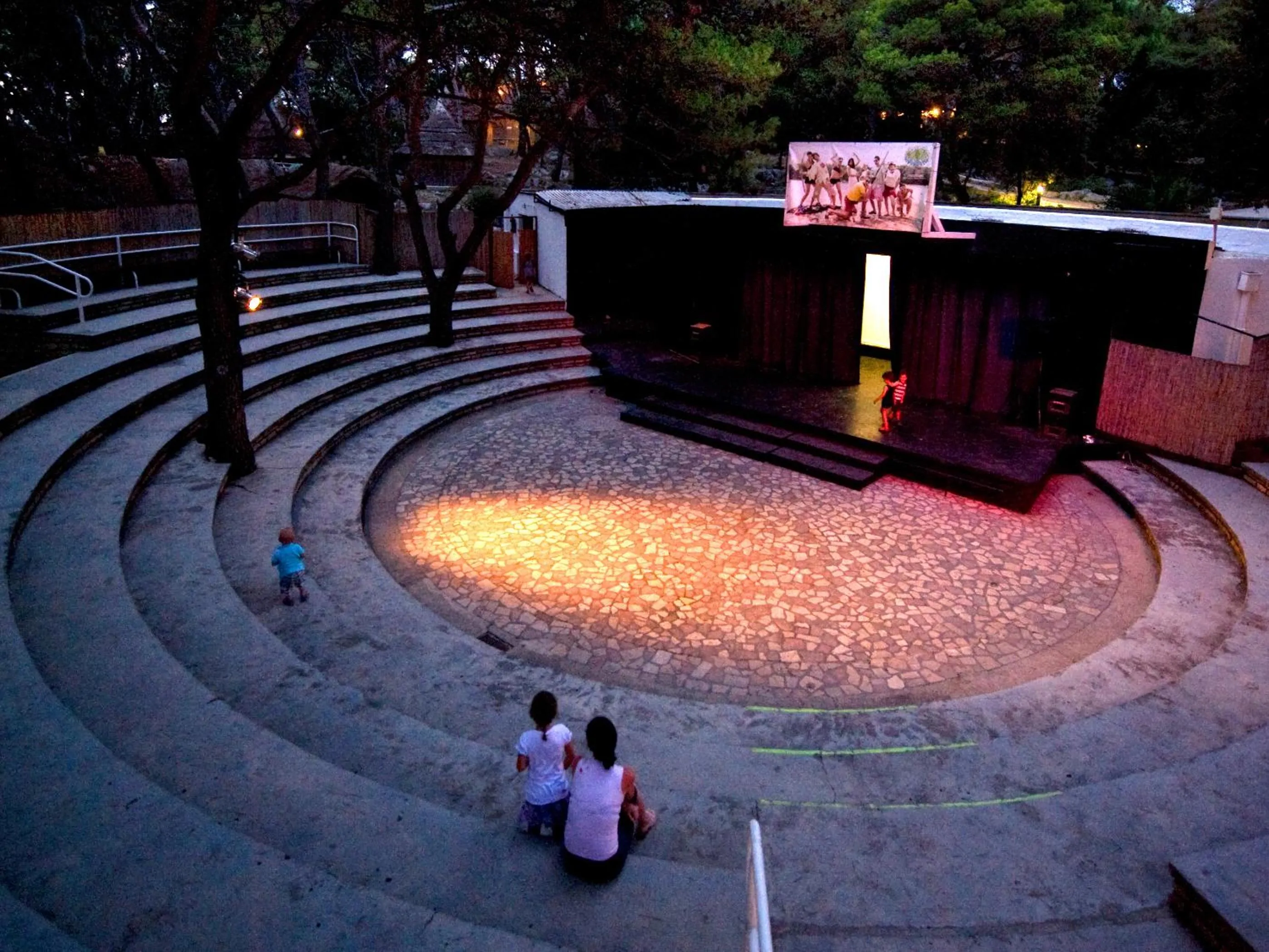 Nightclub / DJ in Pine Beach Pakostane - All Inclusive light