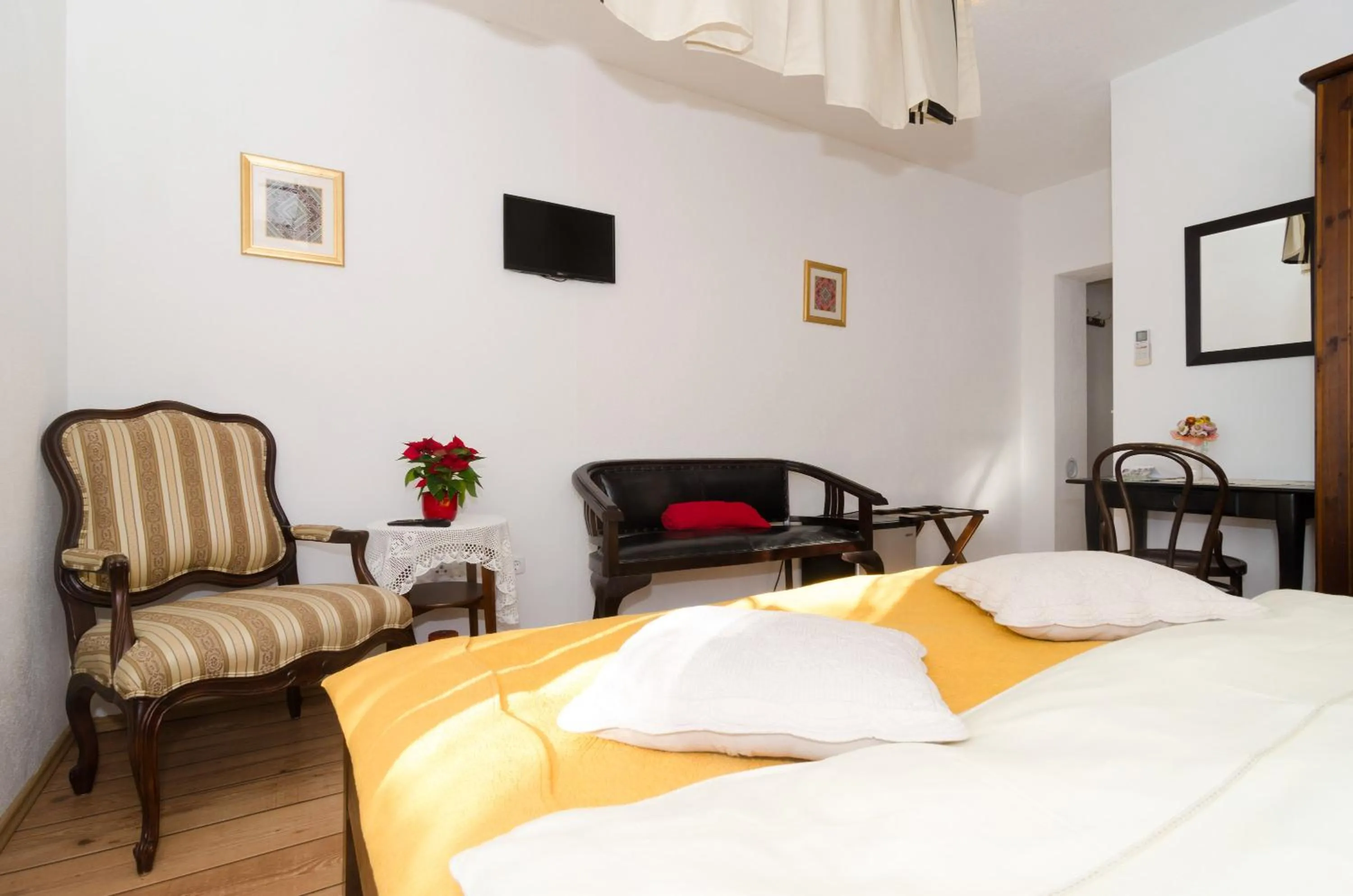 Photo of the whole room, Bed in B&B Villa Dubrovnik Garden