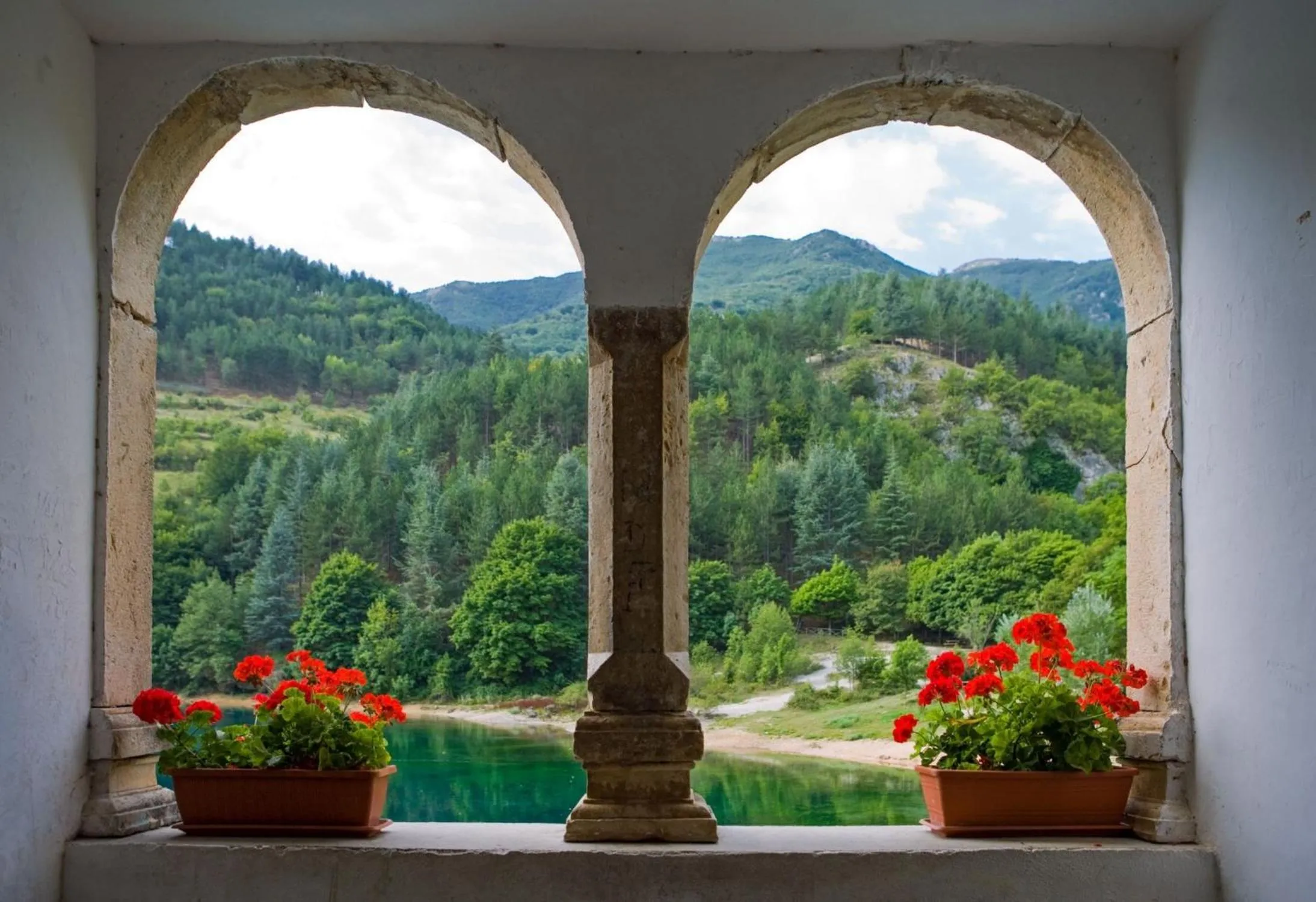 Nearby landmark in HOTEL HOLIDAYS a Barrea - Natura, Relax e Benessere nel Parco d'Abruzzo