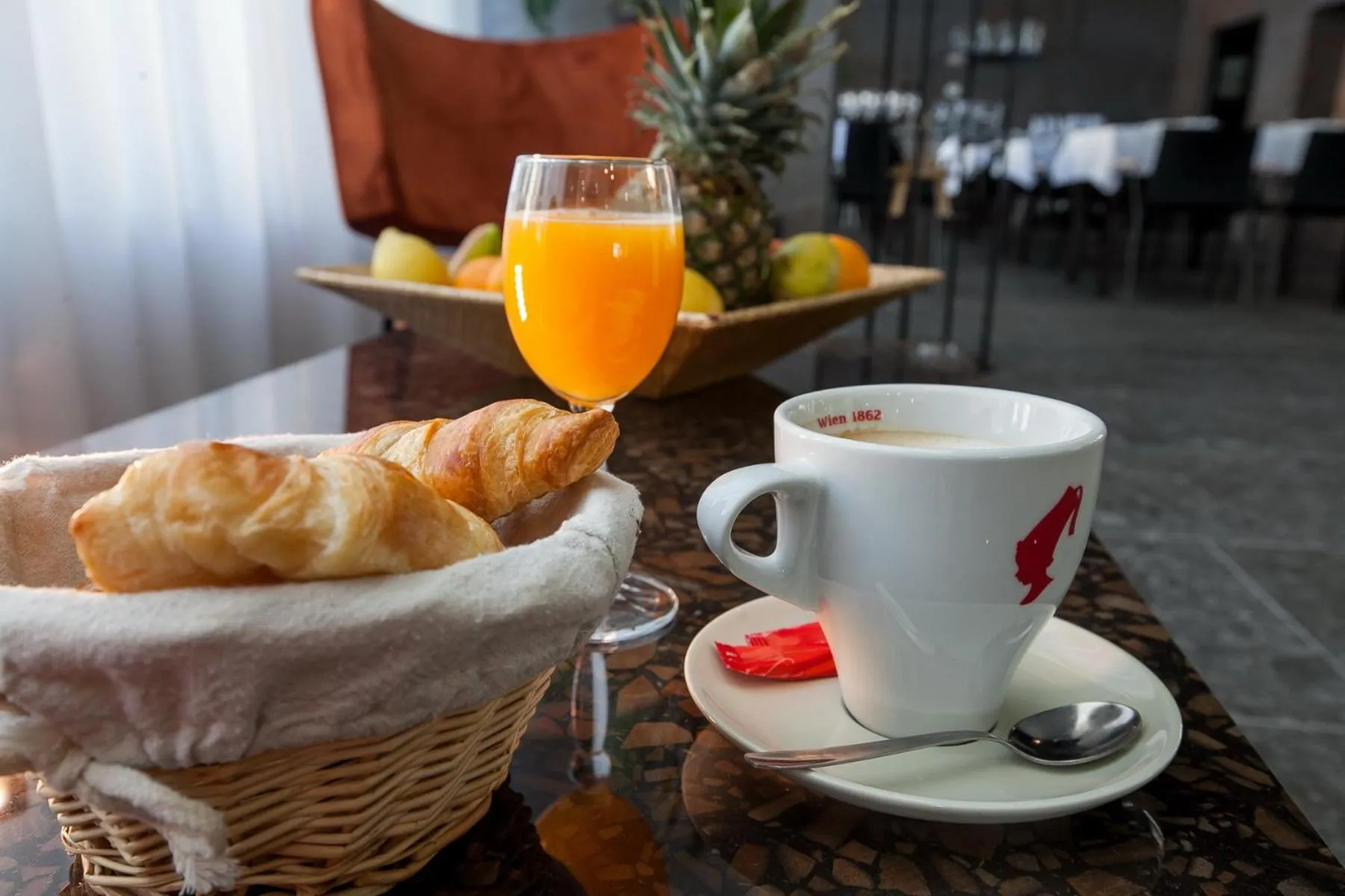 Restaurant/places to eat in Boutique Hotel Bura 45N