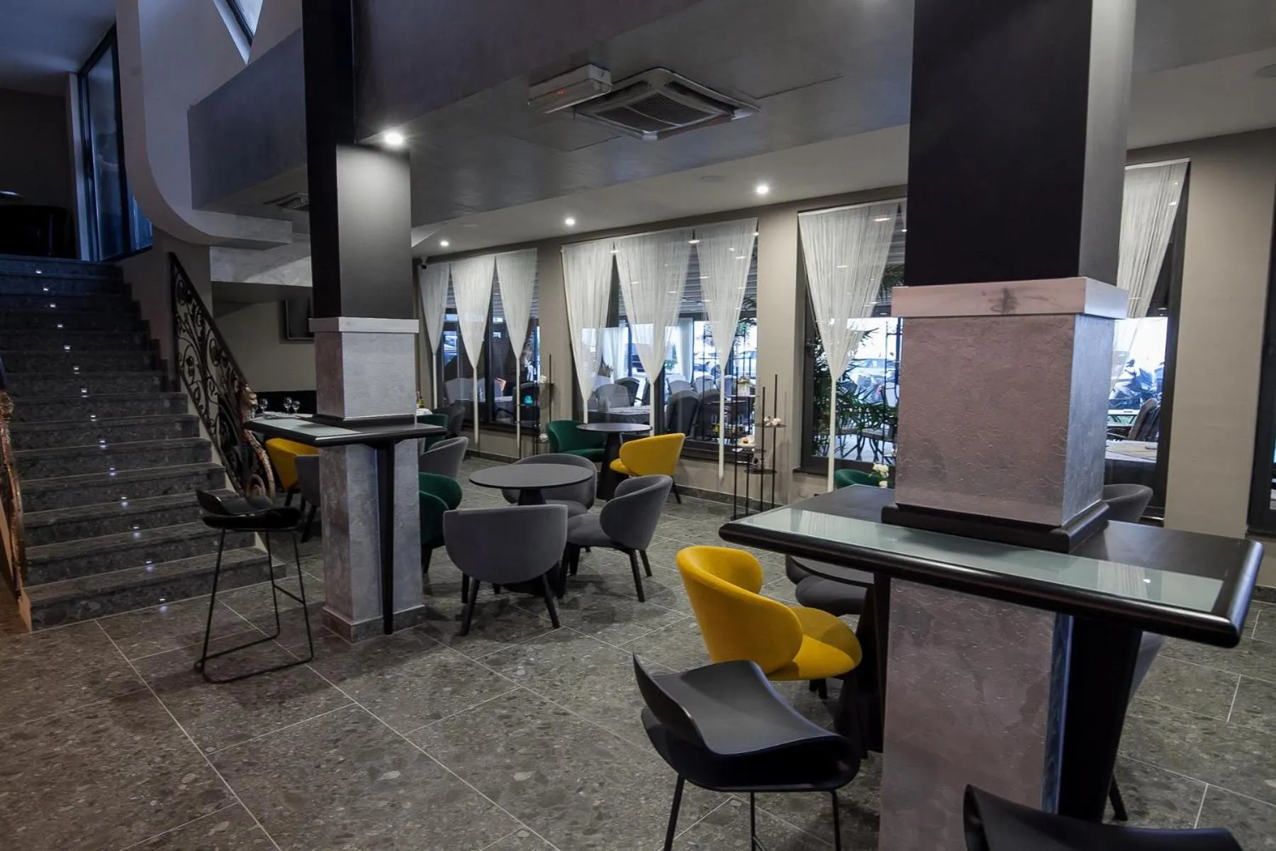 Restaurant/places to eat in Boutique Hotel Bura 45N