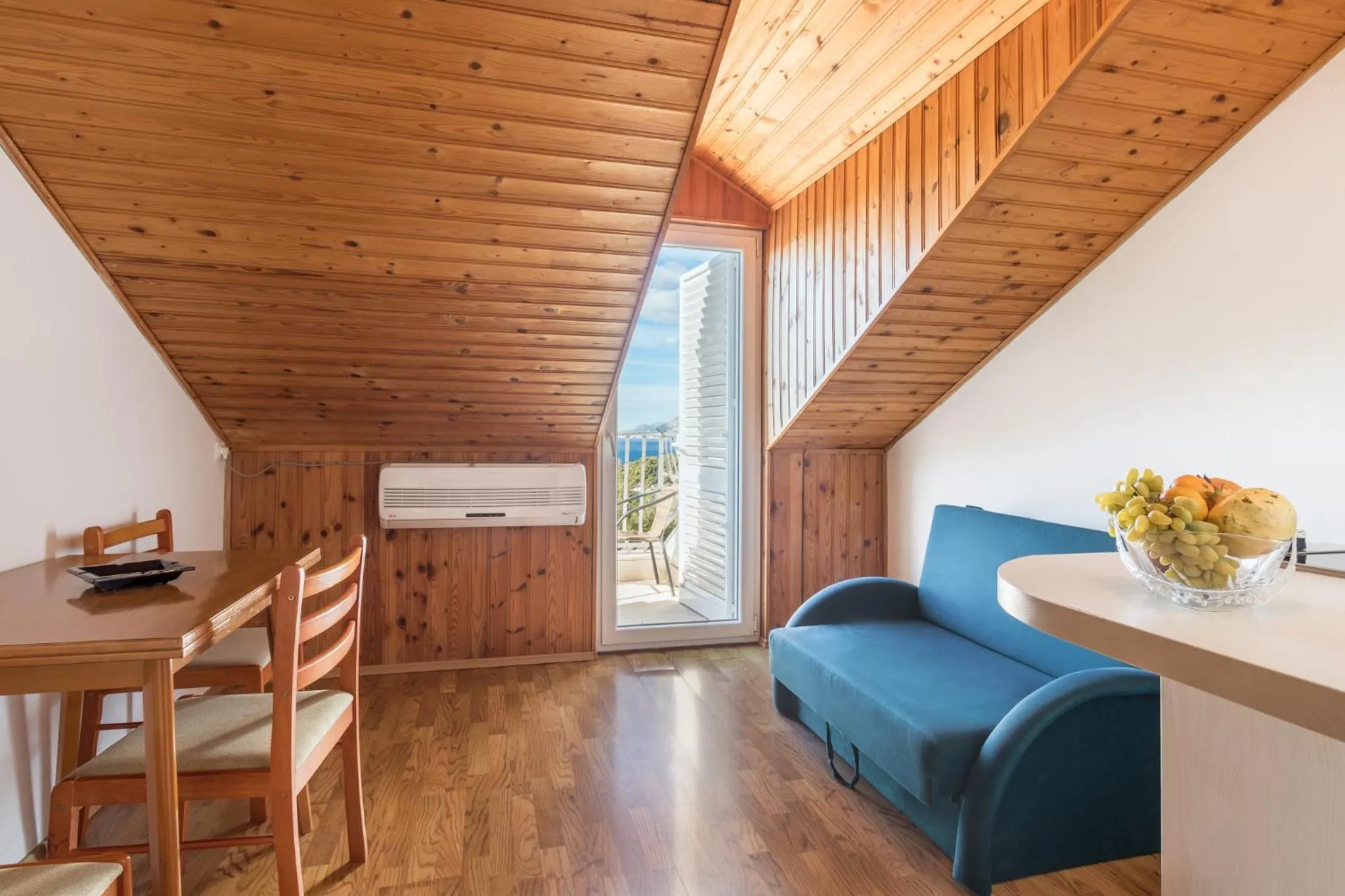 Dining area in Pansion Lovac