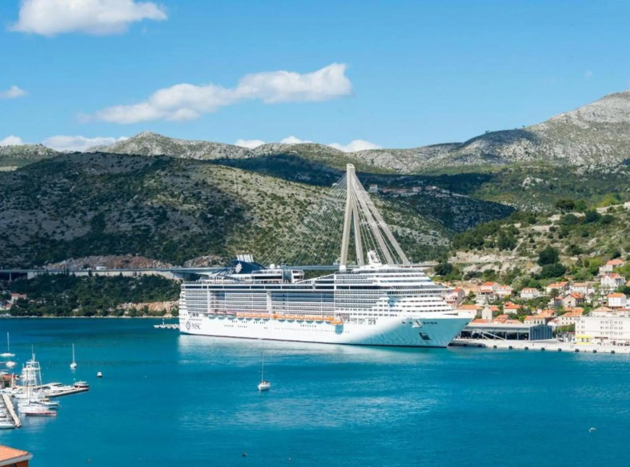 Property building in Villa Valjalo