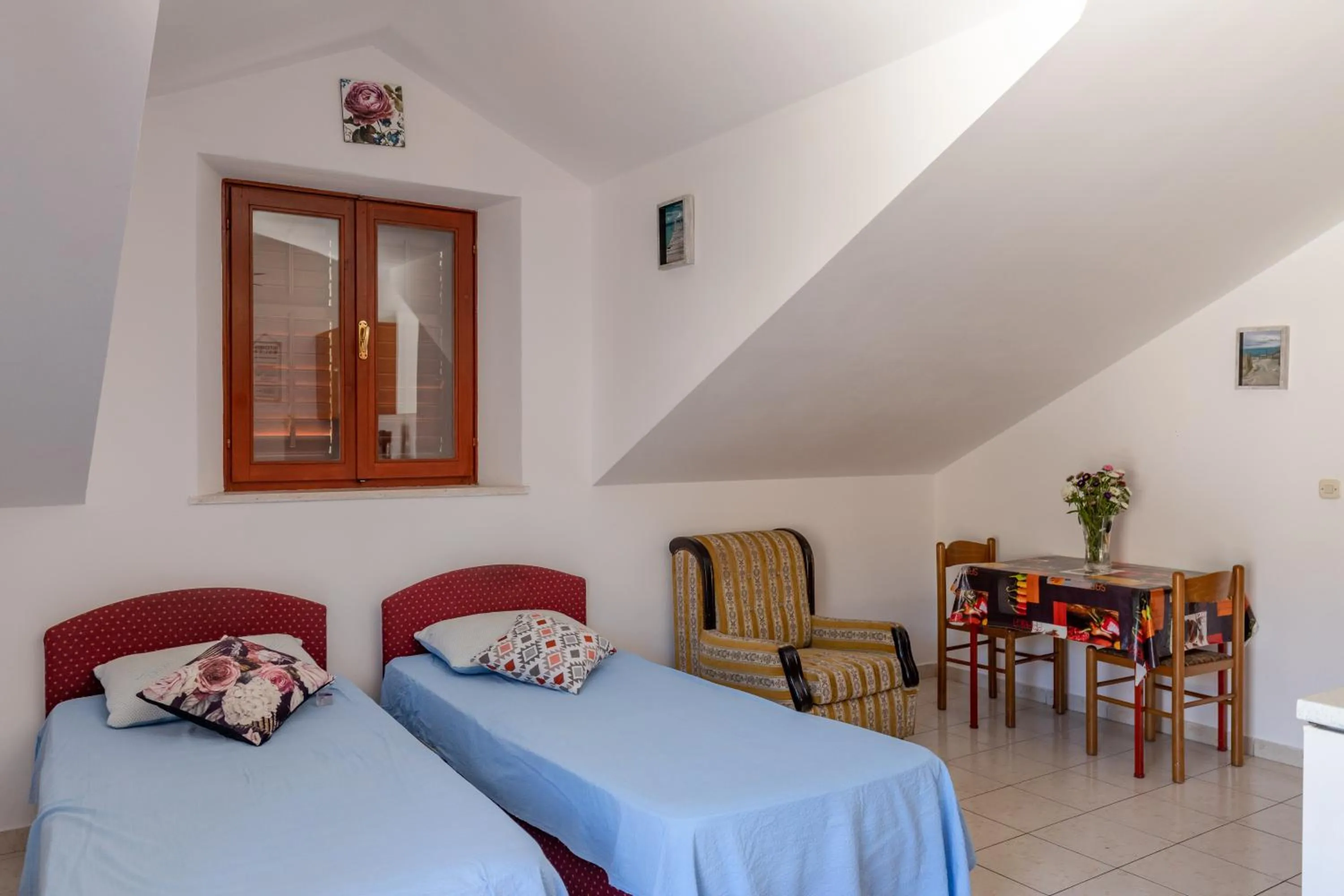 Bedroom, Bed in Villa Valjalo