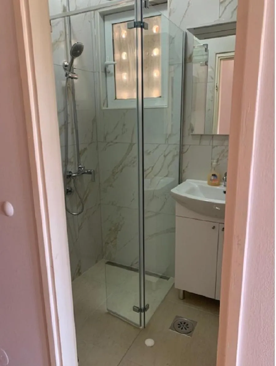 Shower in Villa Valjalo