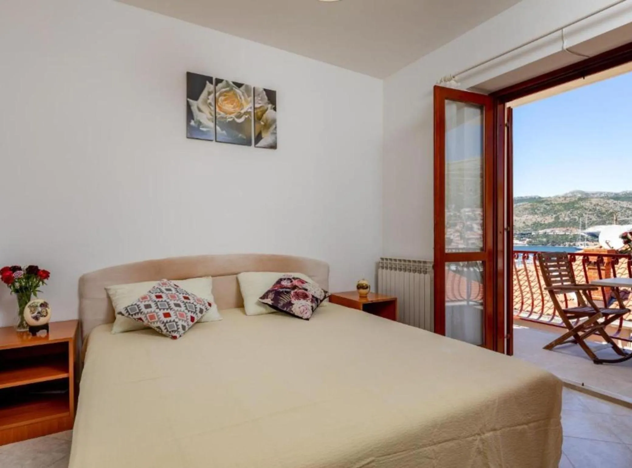 Bedroom, Bed in Villa Valjalo