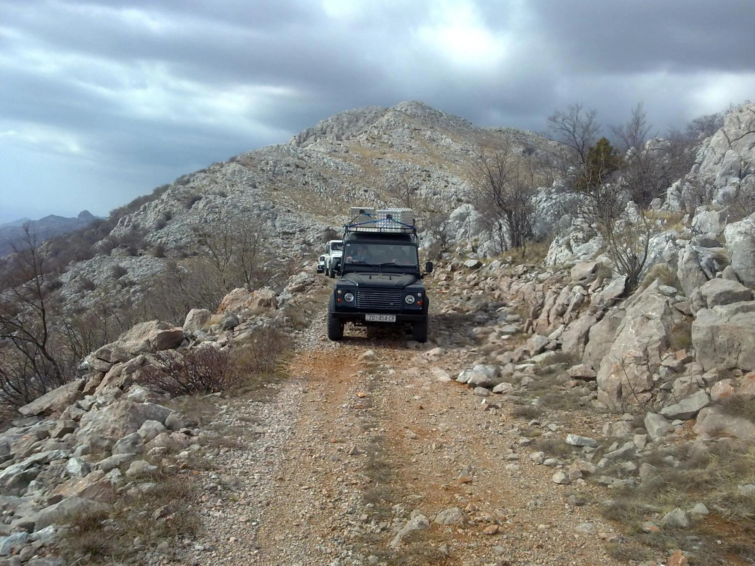 Hiking in Micanovi Dvori Mobile Home Village Zrmanja
