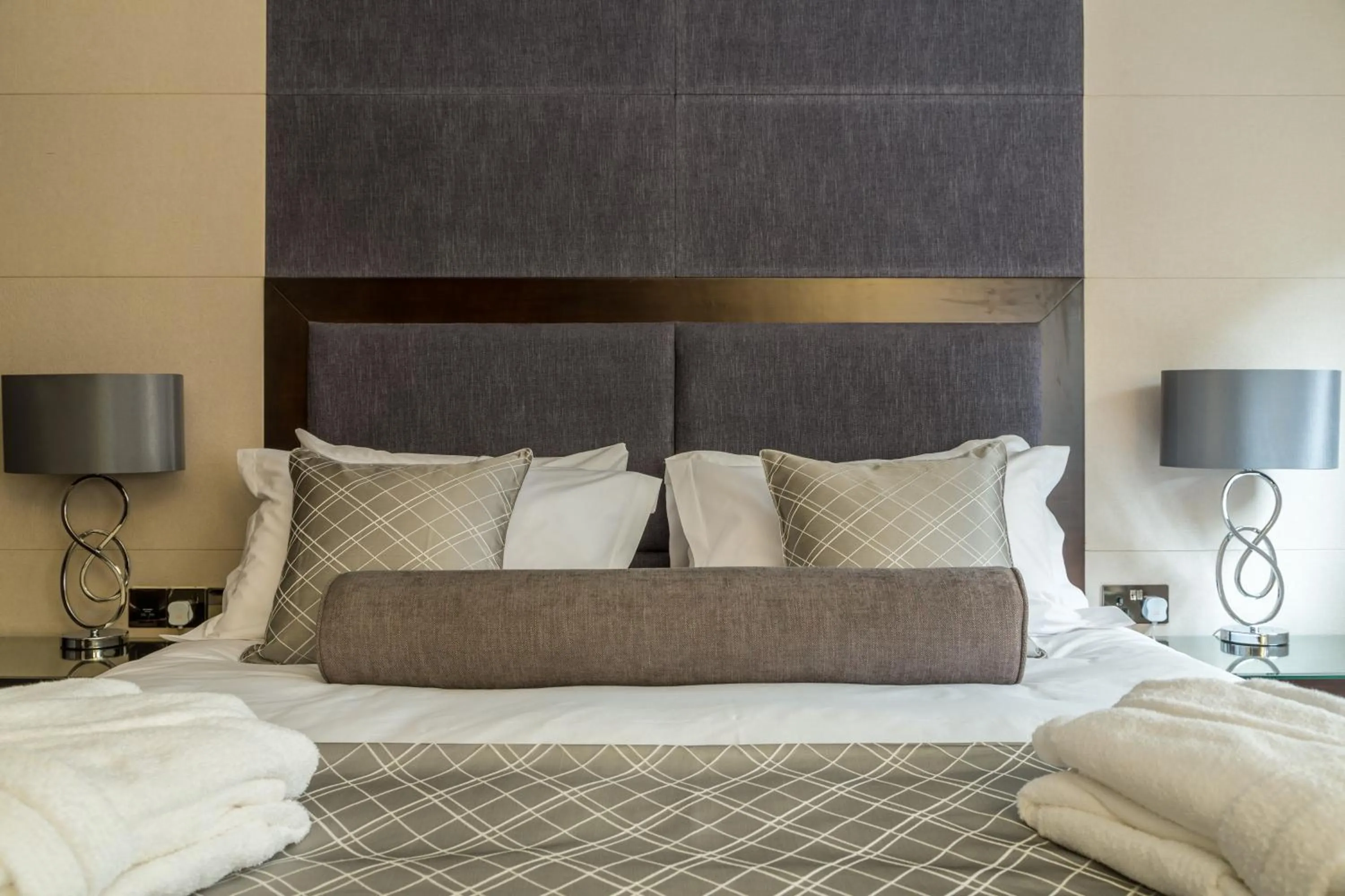 Decorative detail, Bed in Mansio Suites The Headrow