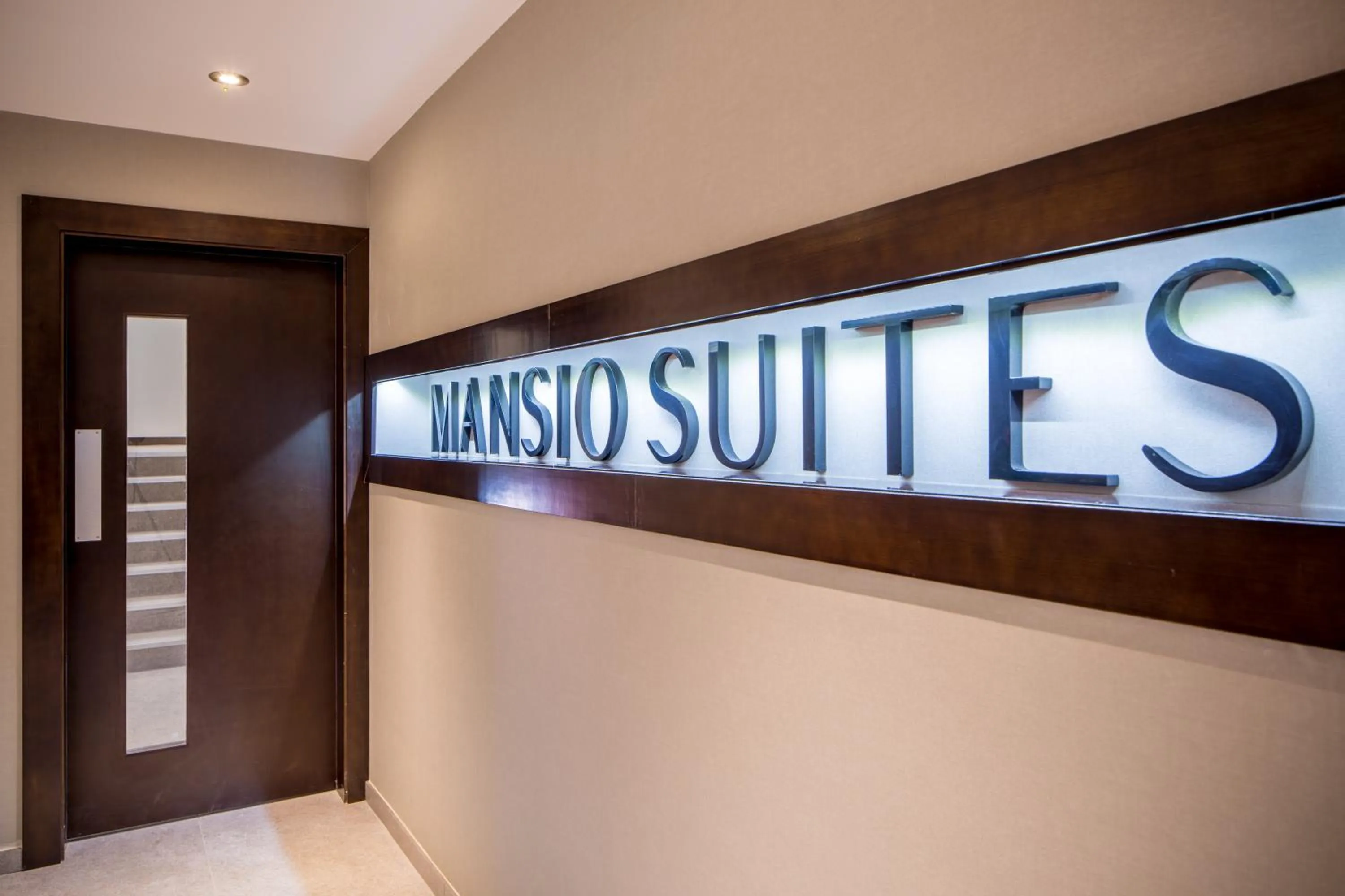 Lobby or reception in Mansio Suites The Headrow