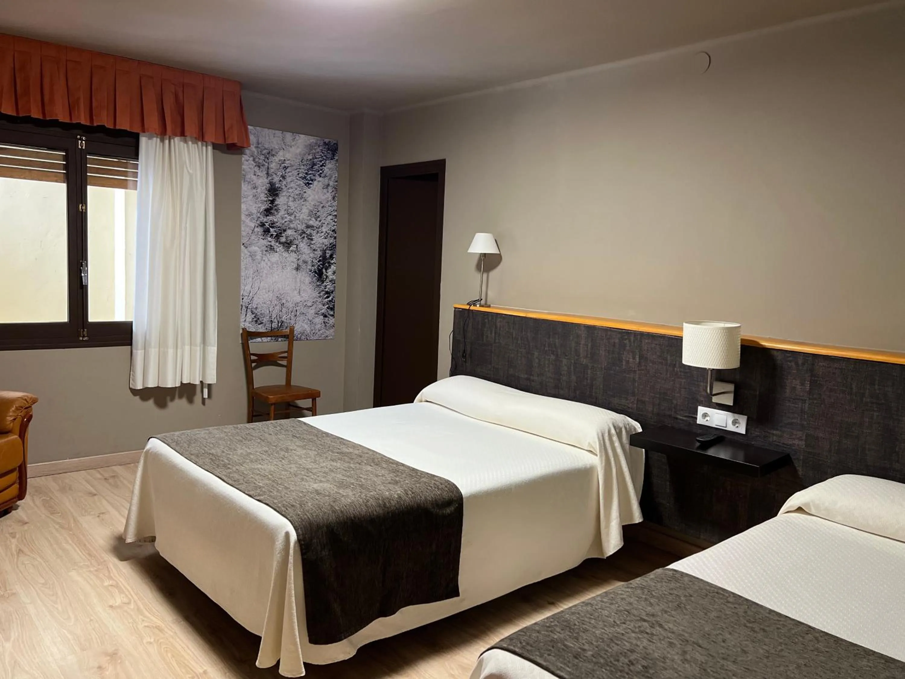 Bedroom, Bed in Hotel Juan Canejan