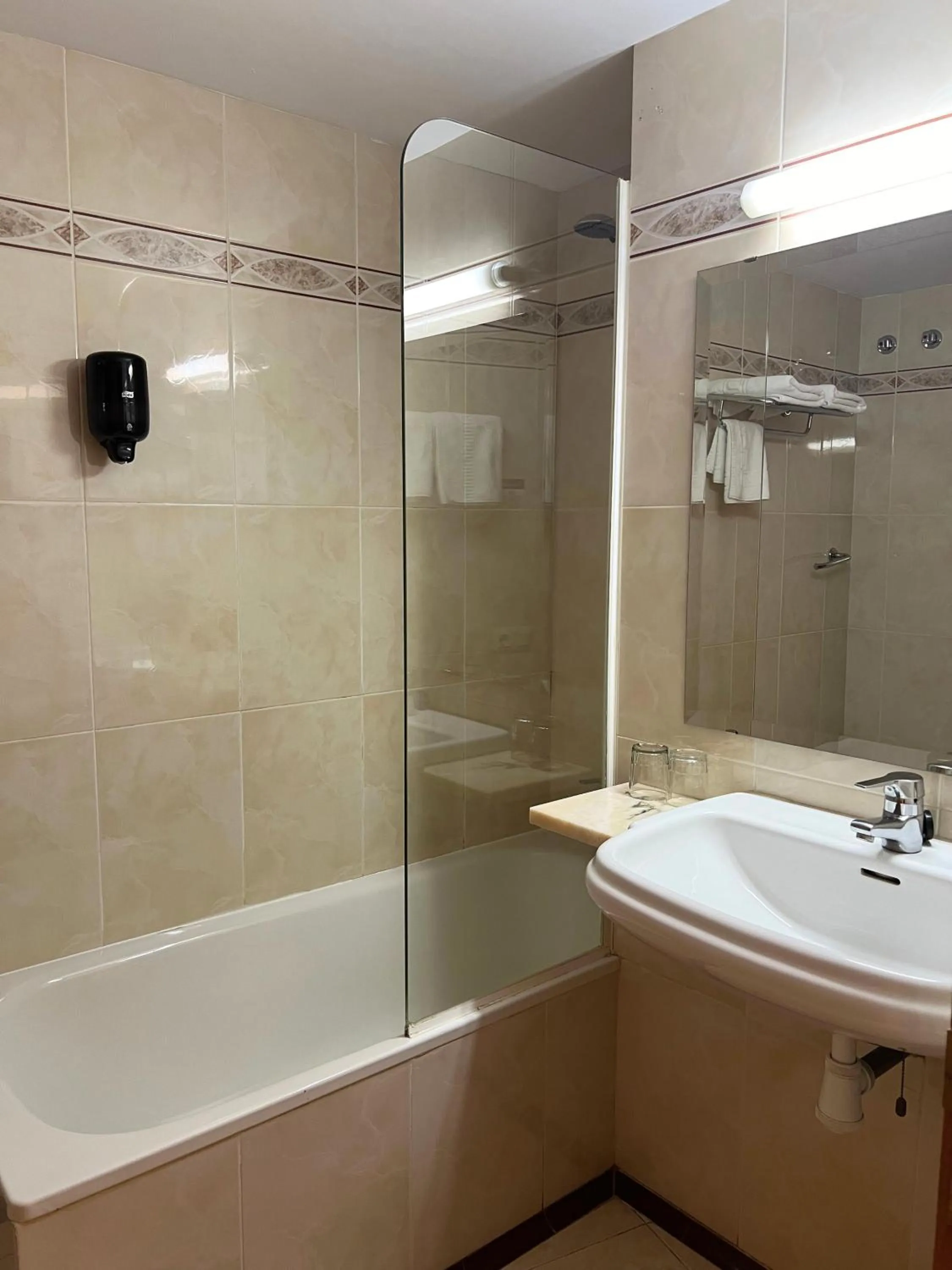 Shower in Hotel Juan Canejan