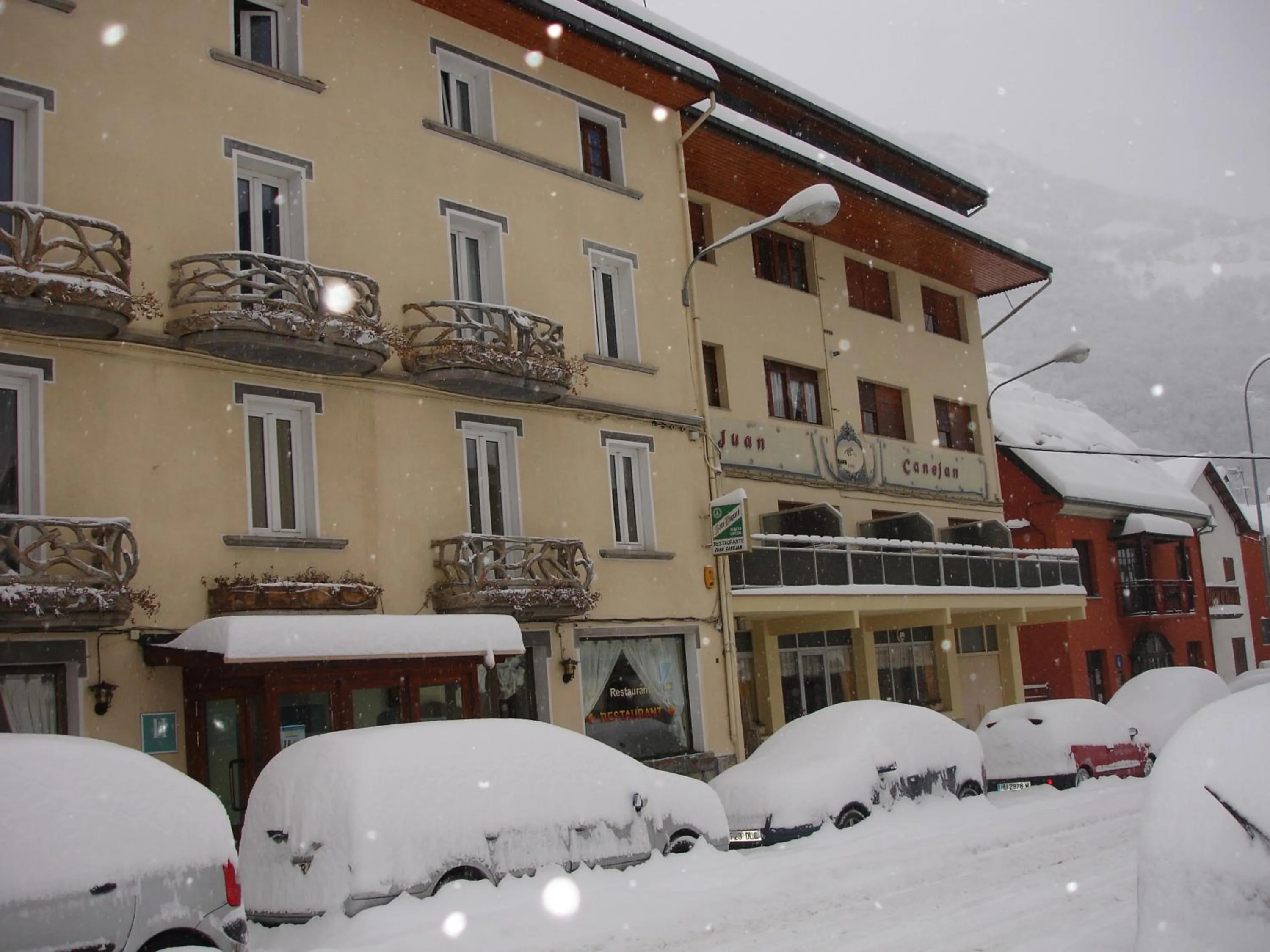 Facade/entrance in Hotel Juan Canejan