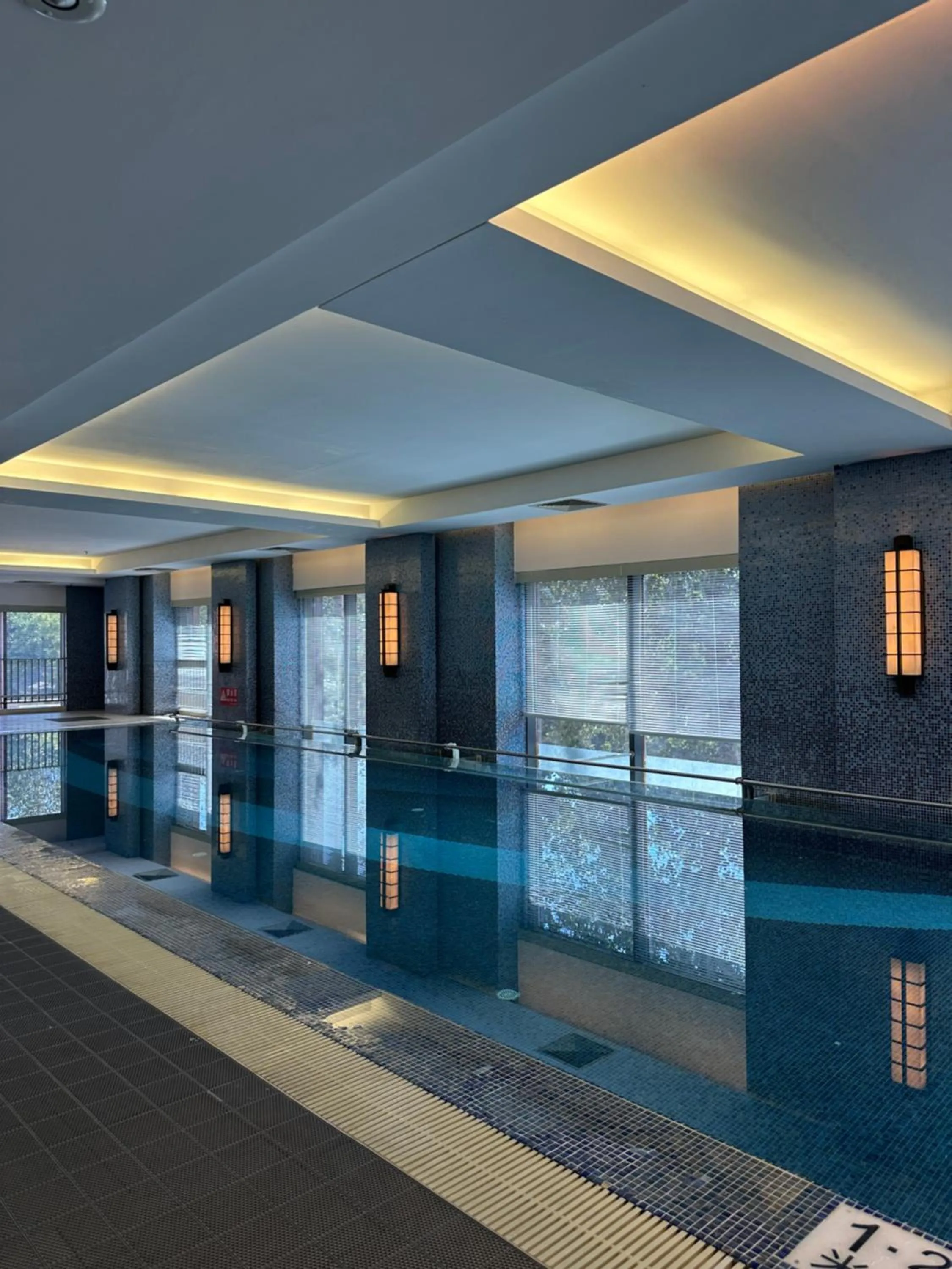 Swimming pool in The Sandalwood Beijing Marriott Executive Apartments