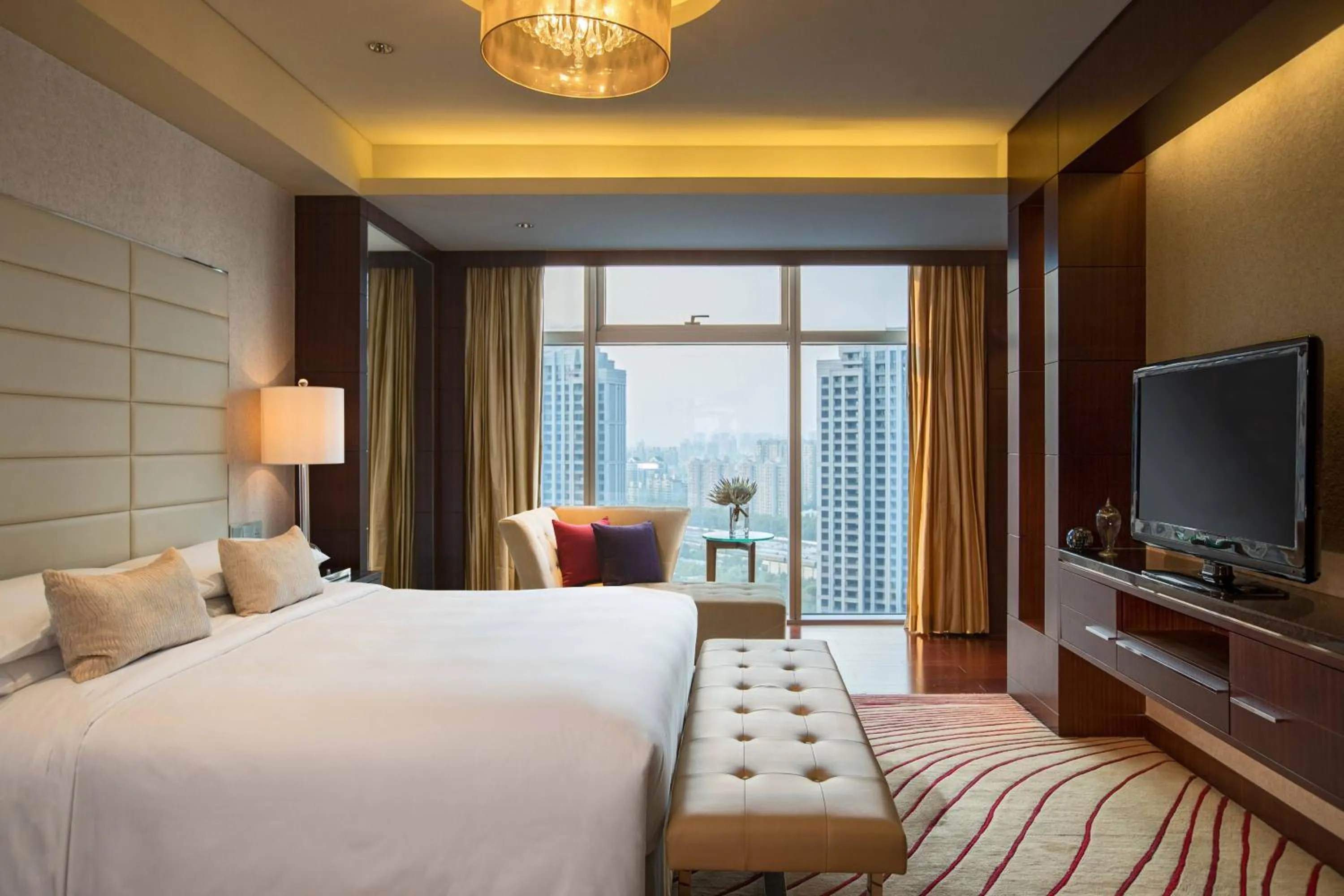 Bedroom, Bed in Renaissance Shanghai Putuo Hotel