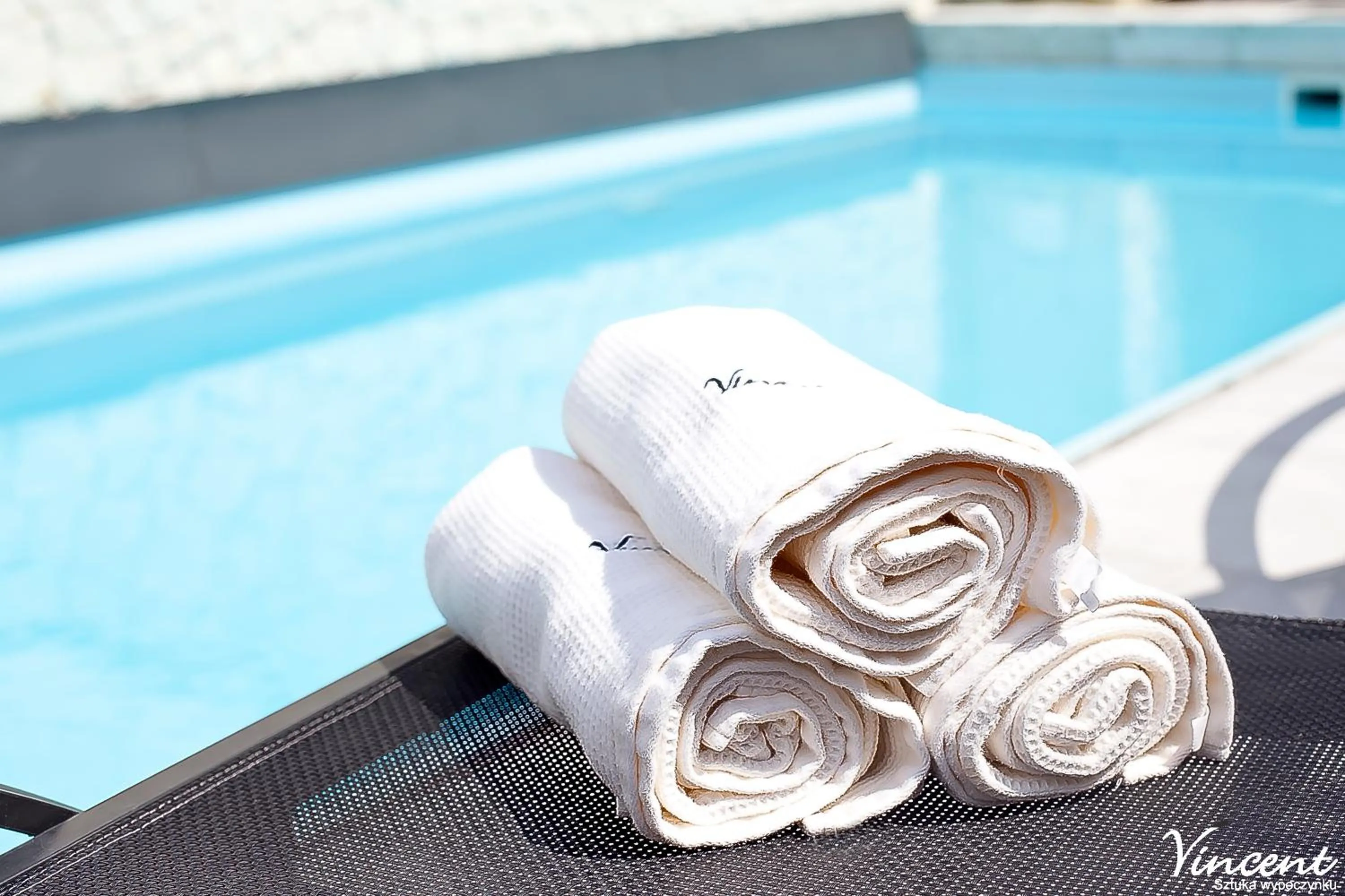 Pool view in Vincent