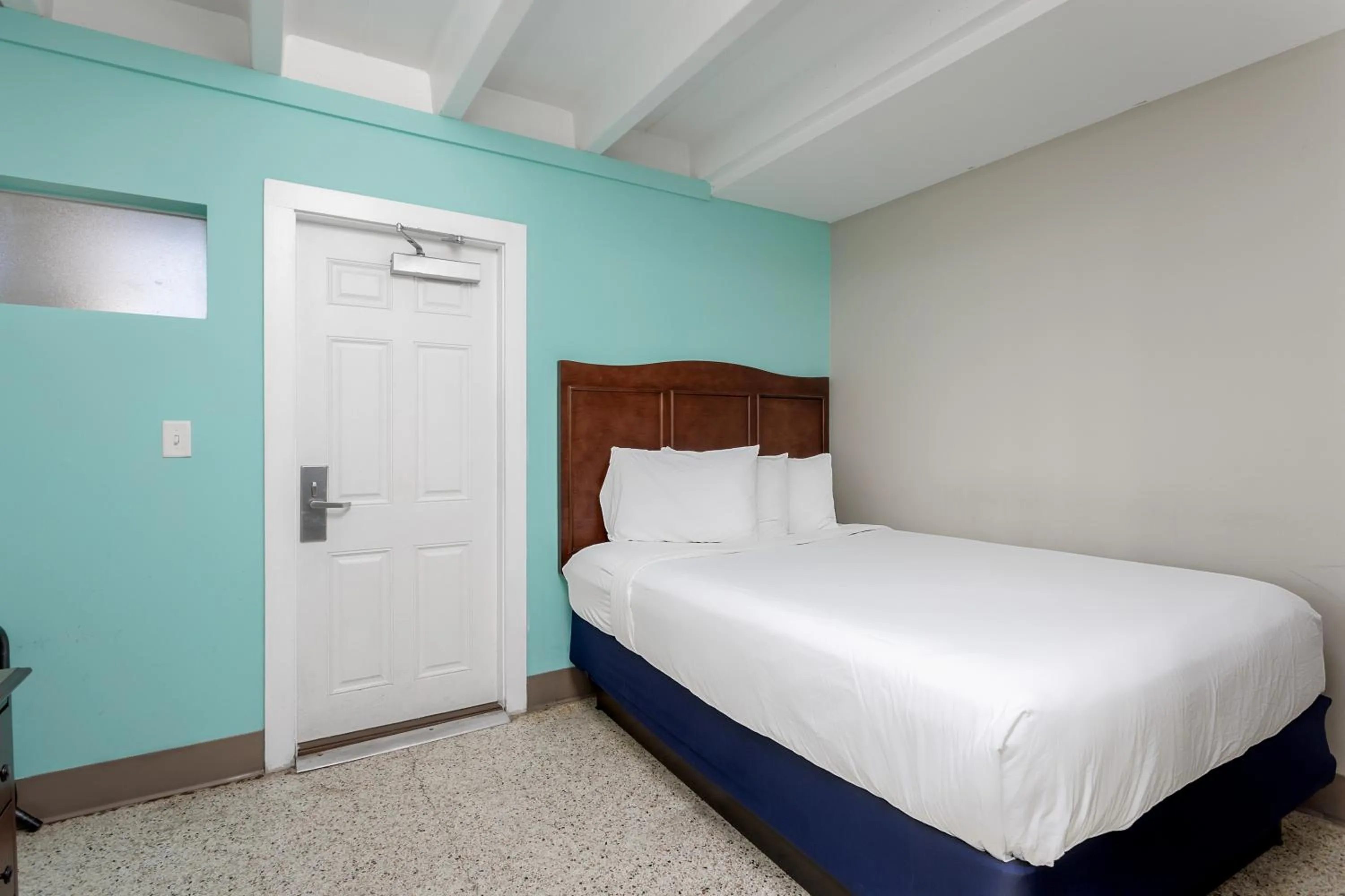 Bed in Bikini Beach Resort