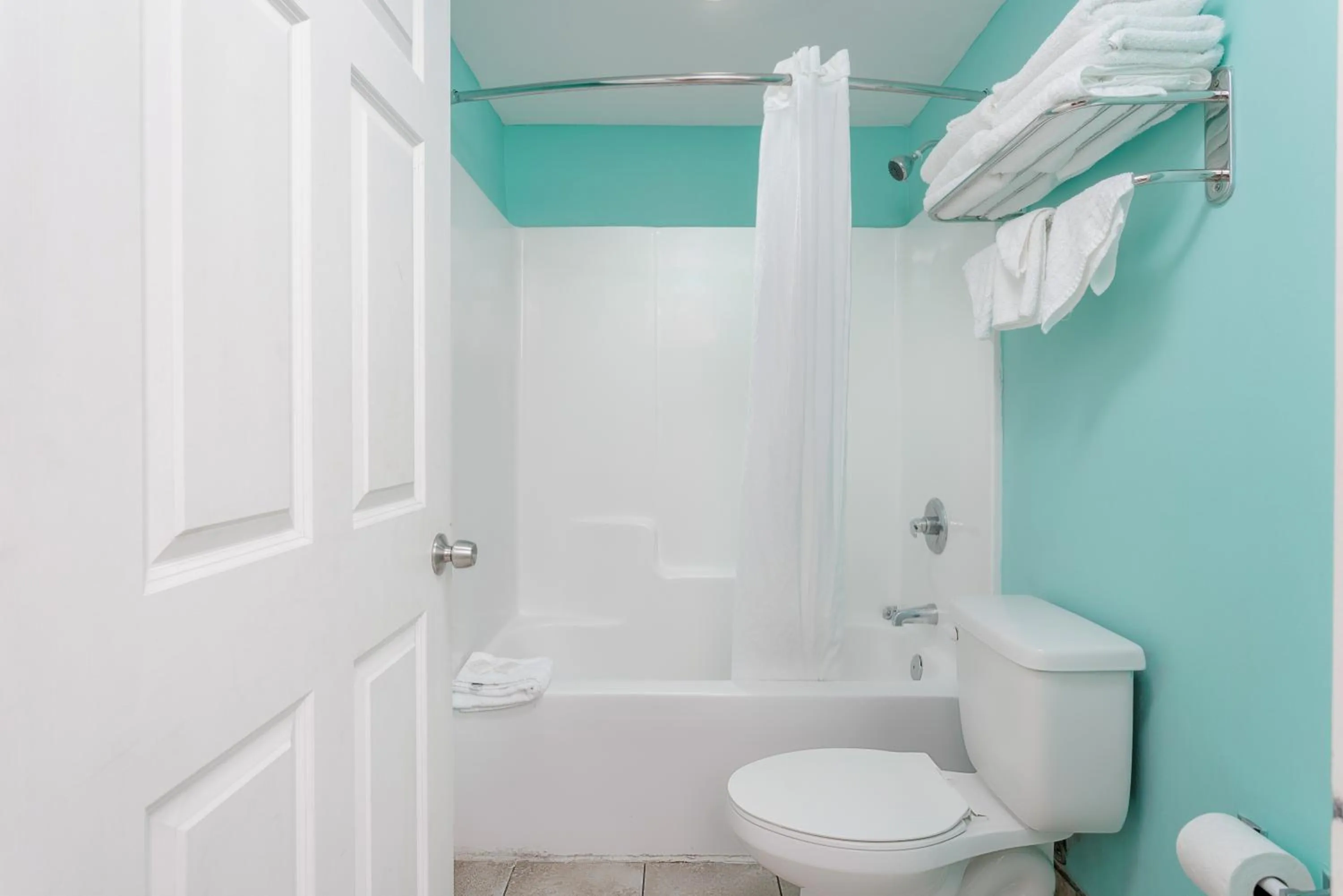 Shower in Bikini Beach Resort