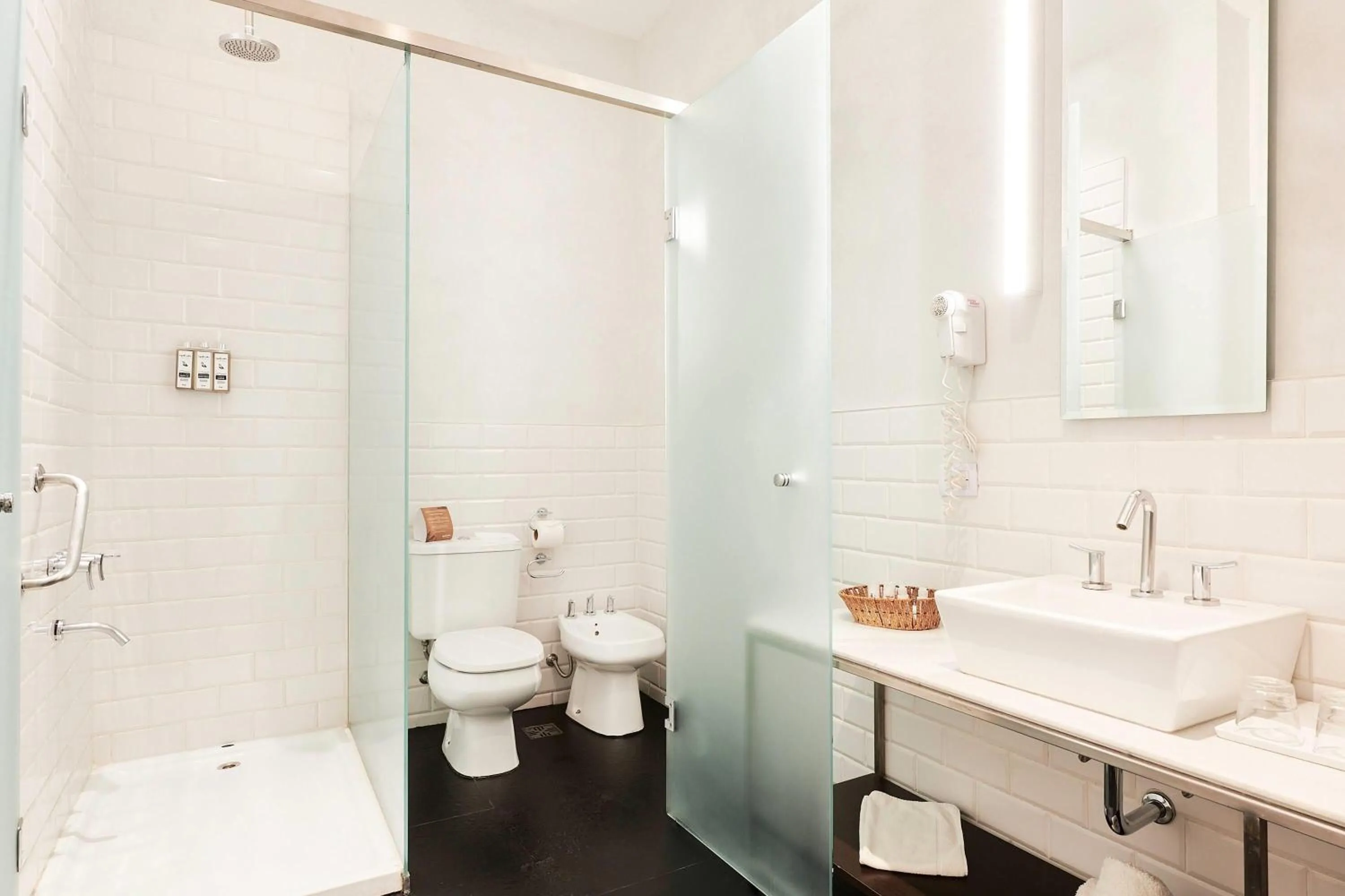 Photo of the whole room in Esplendor by Wyndham Savoy Rosario