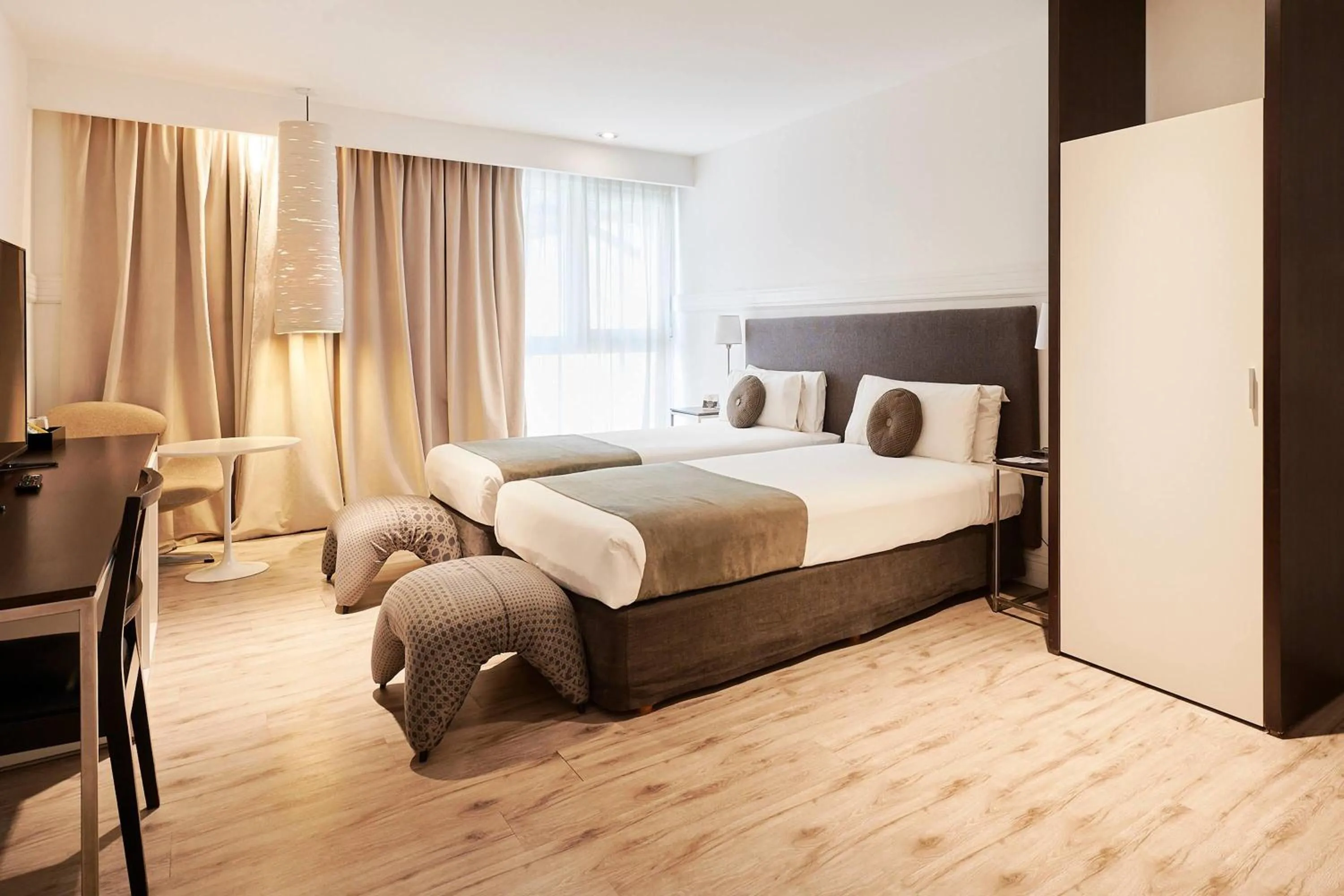 Photo of the whole room, Bed in Esplendor by Wyndham Savoy Rosario