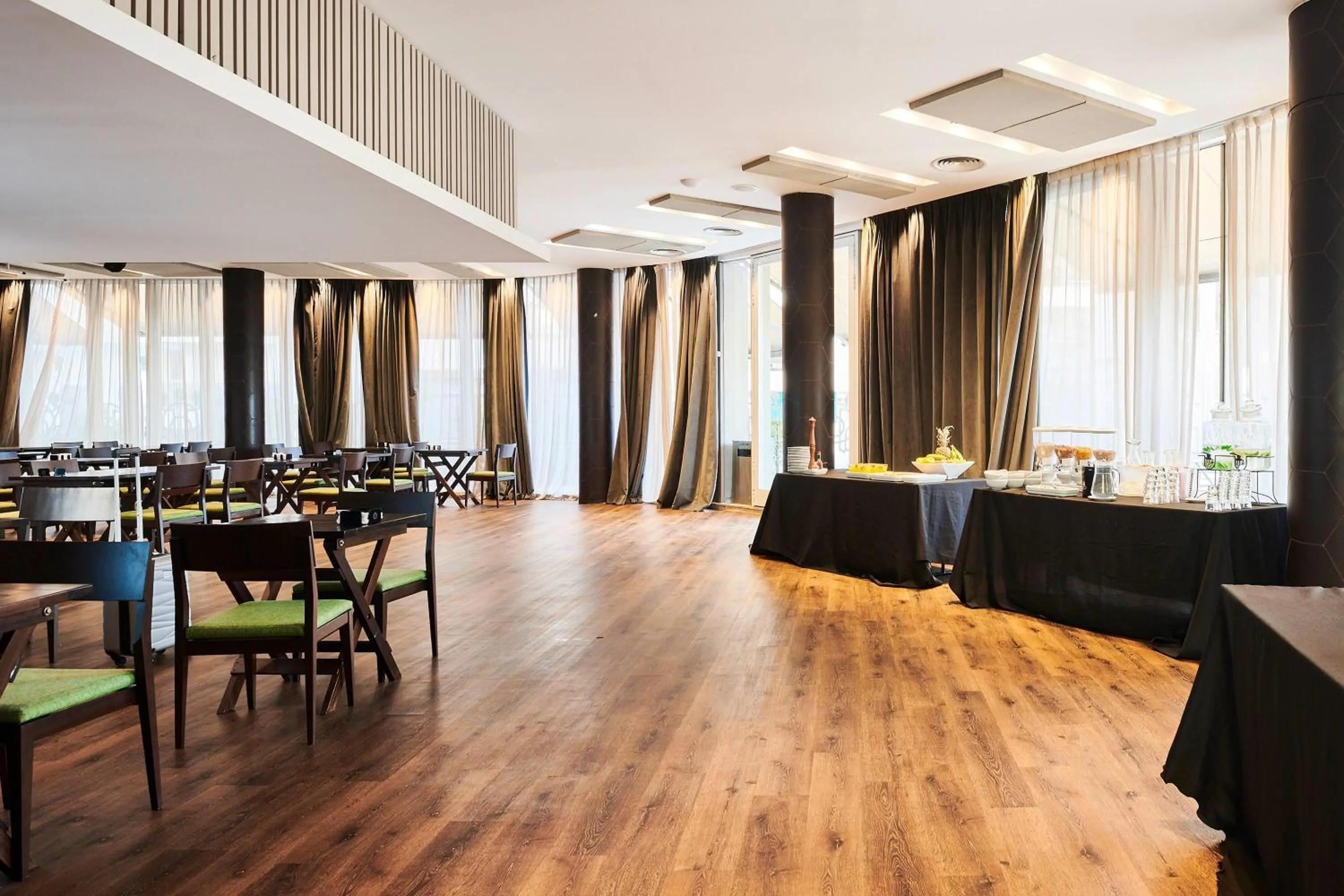 Restaurant/places to eat in Esplendor by Wyndham Savoy Rosario