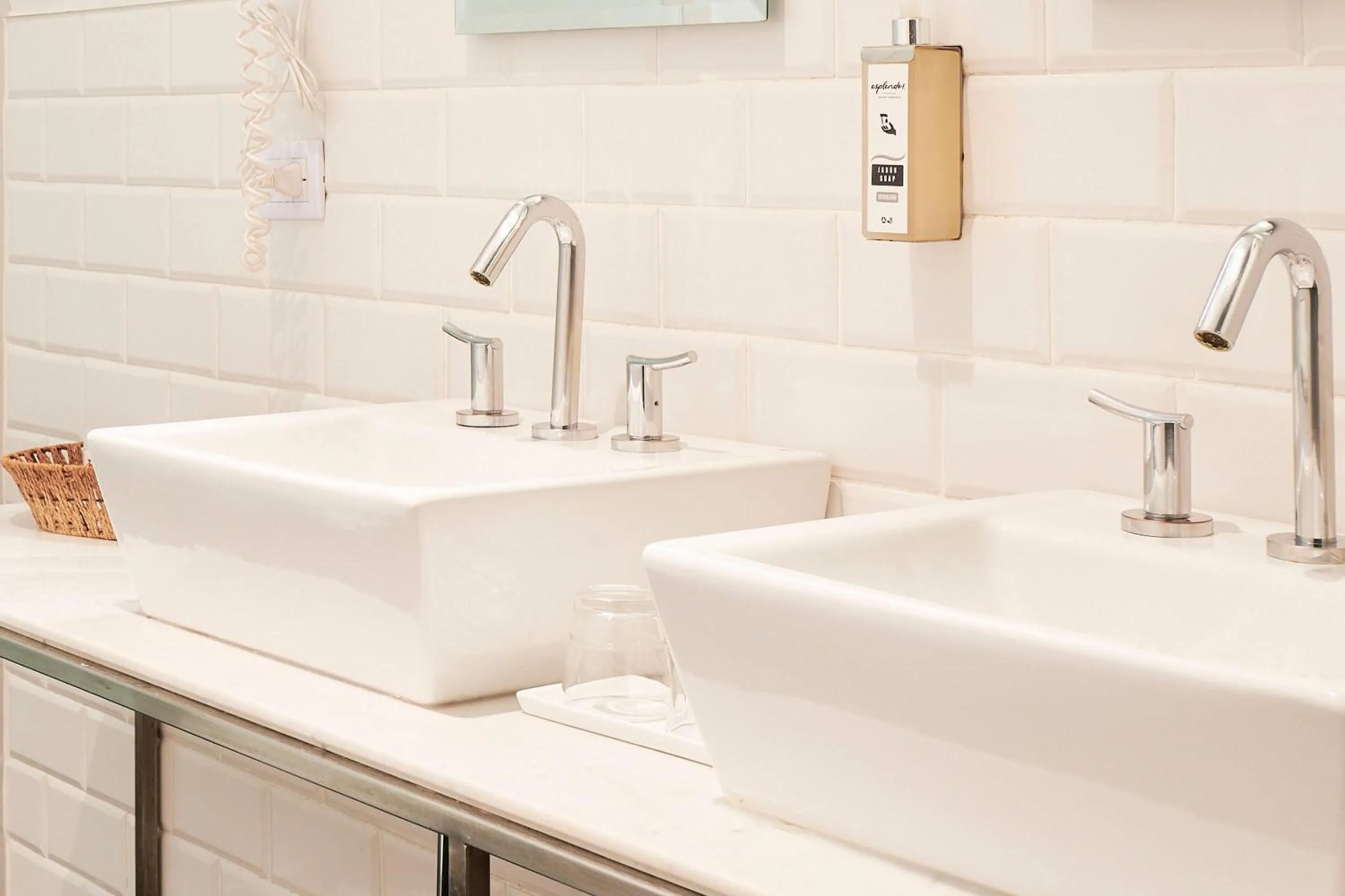 Photo of the whole room in Esplendor by Wyndham Savoy Rosario