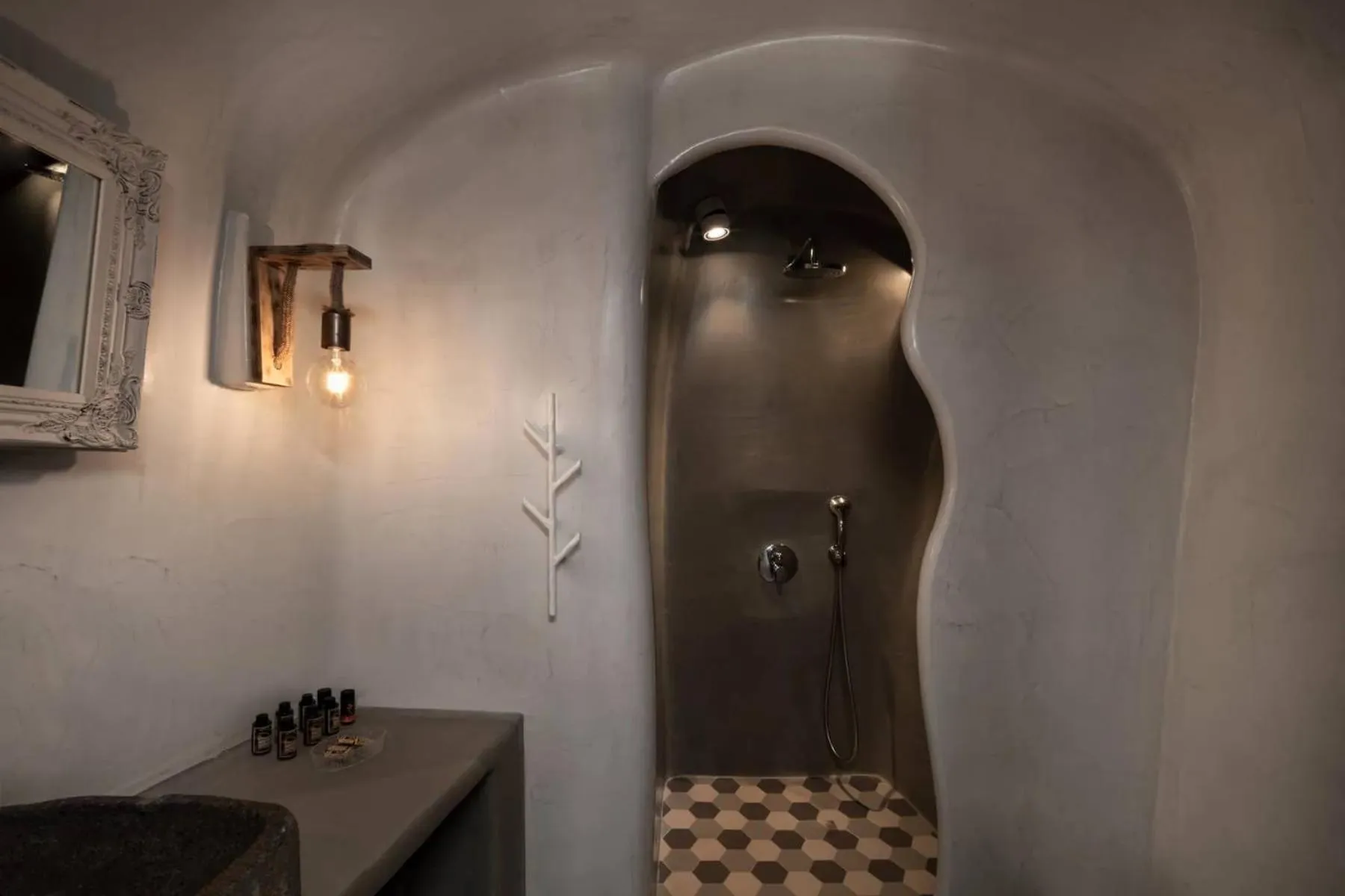 Shower in Kasimatis by La Perla - Adults Only