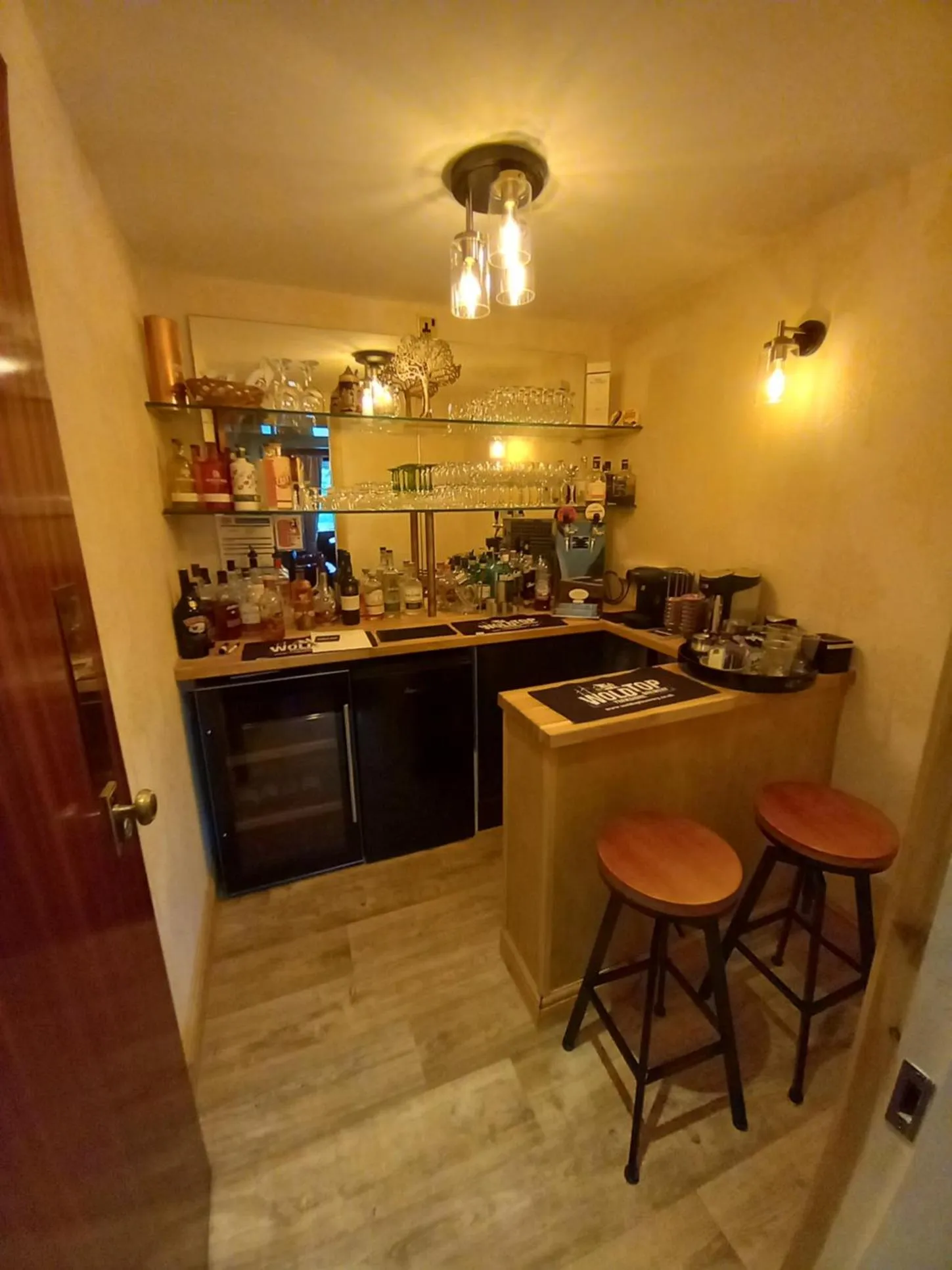 Lounge or bar in Orchard Lodge & Wolds Restaurant