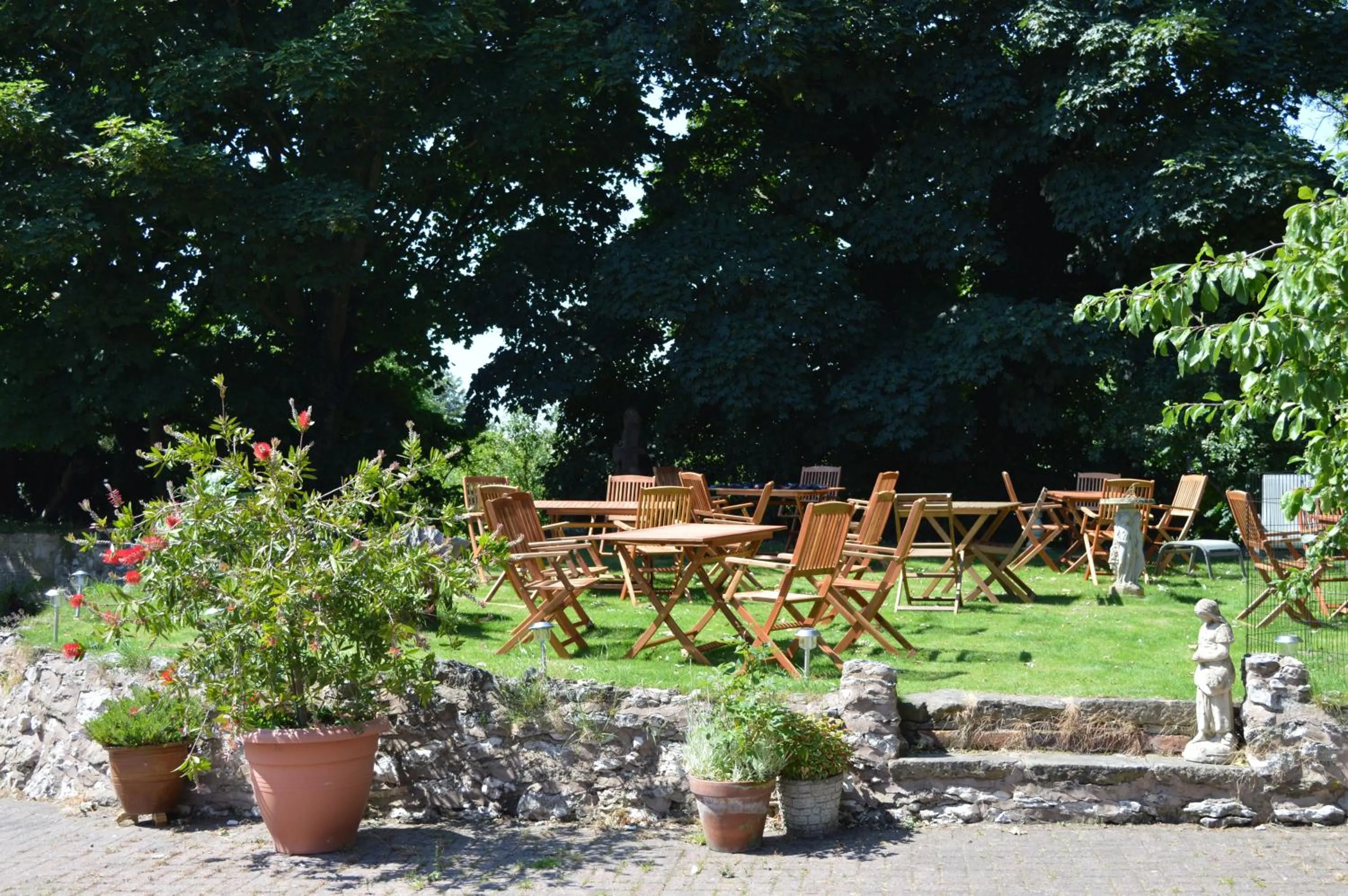 Garden in Orchard Lodge & Wolds Restaurant