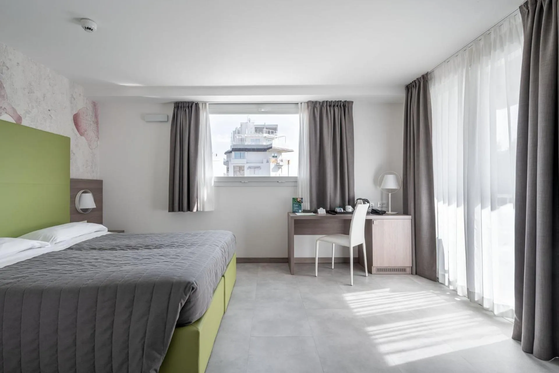 Photo of the whole room, Bed in Hotel Iris Jesolo