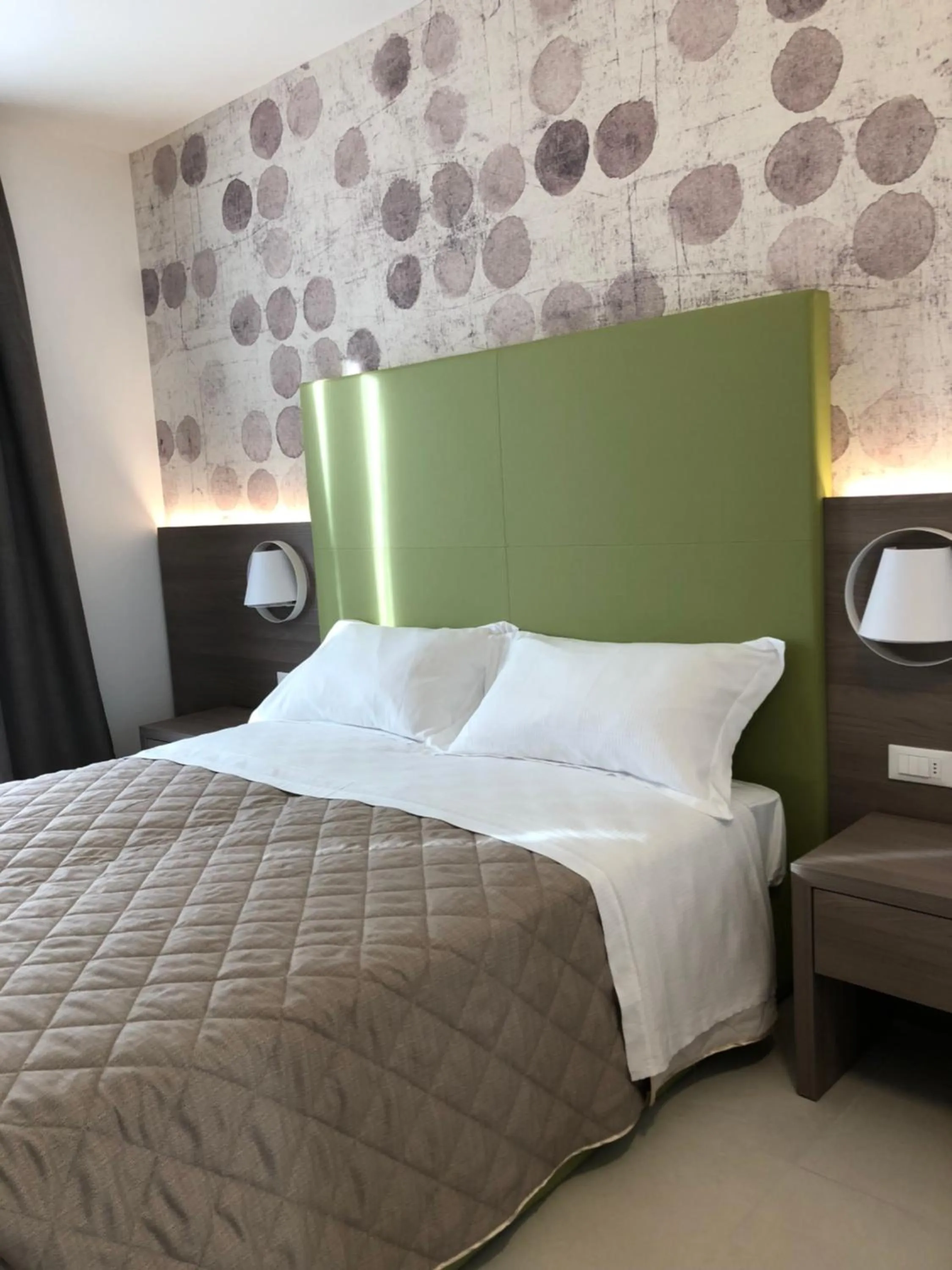 Bedroom, Bed in Hotel Iris Jesolo