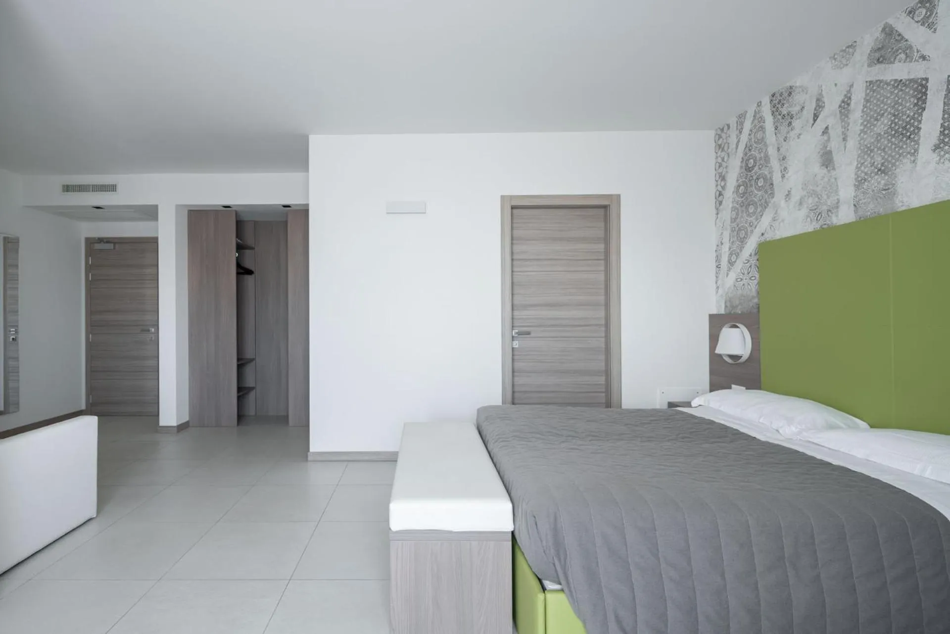 Photo of the whole room, Bed in Hotel Iris Jesolo