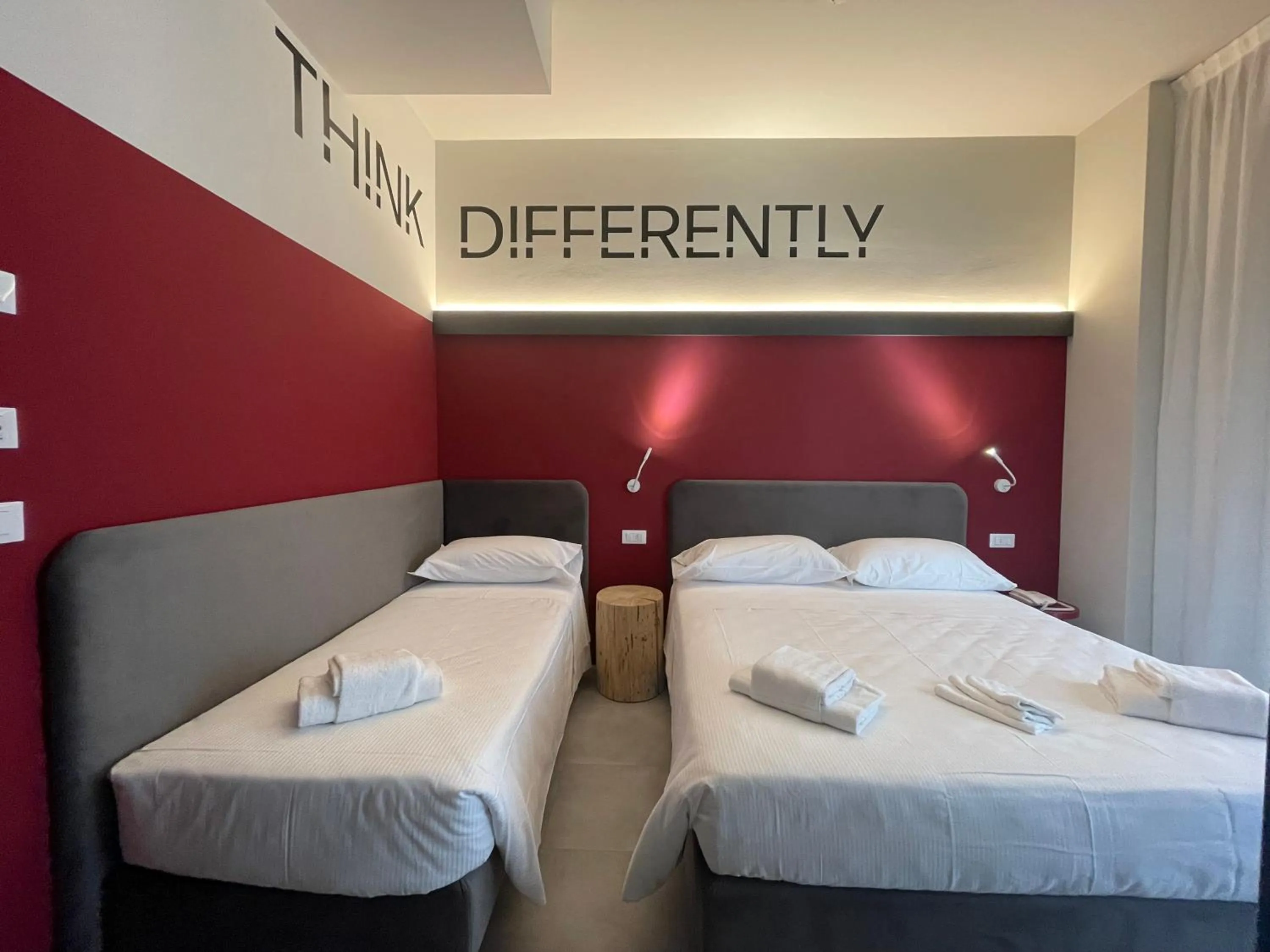 Photo of the whole room, Bed in Hotel Iris Jesolo