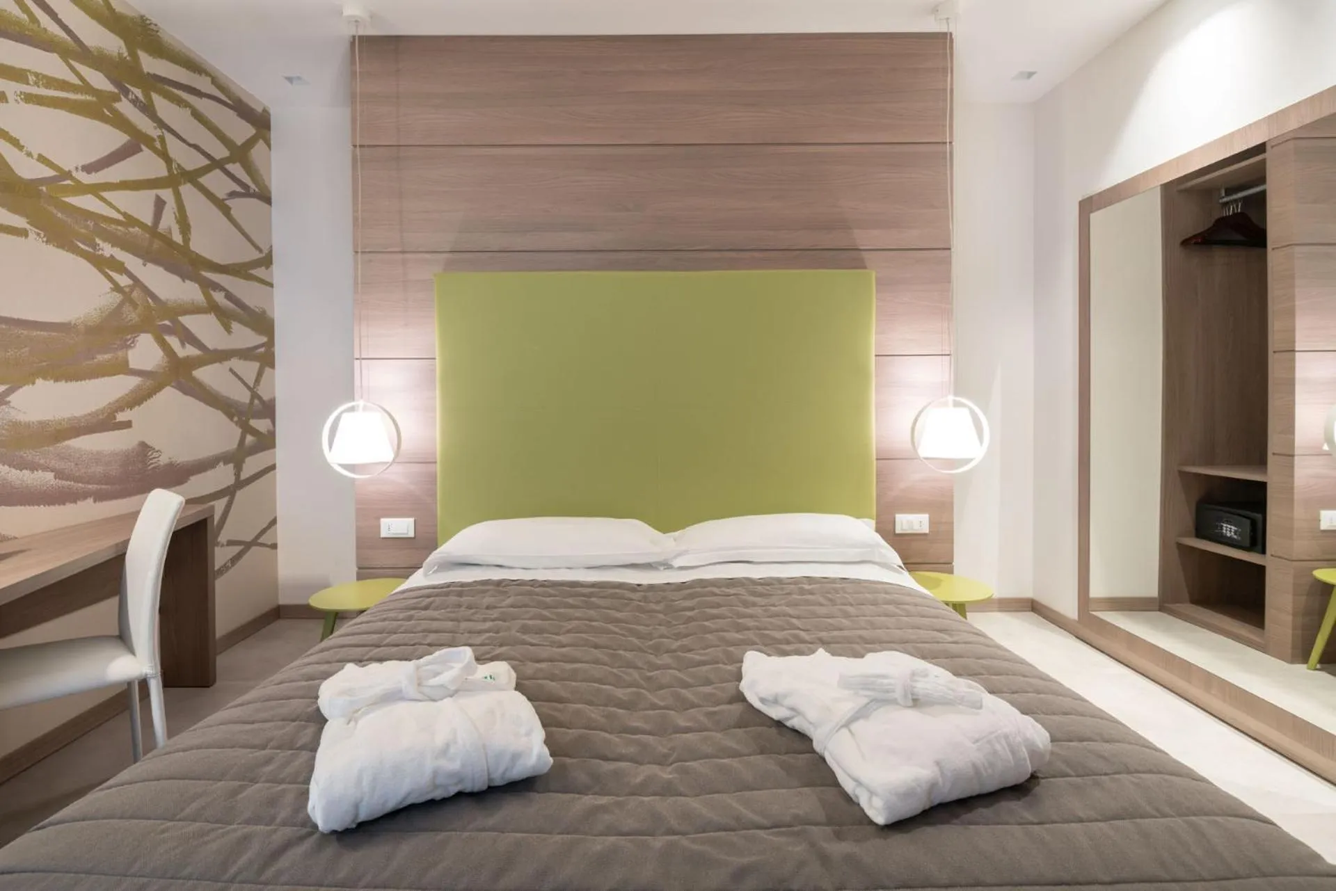 Photo of the whole room, Bed in Hotel Iris Jesolo