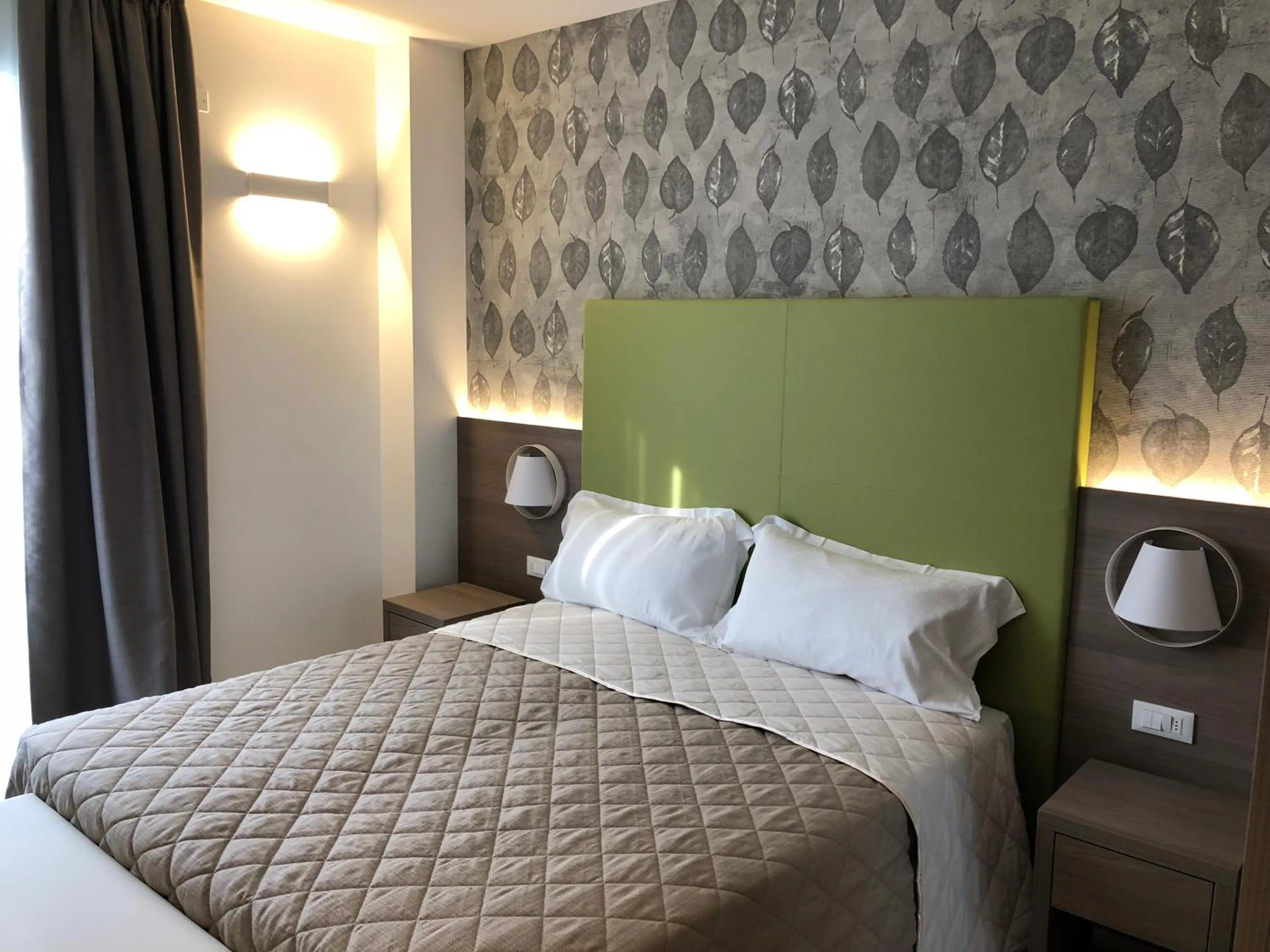 Bedroom, Bed in Hotel Iris Jesolo