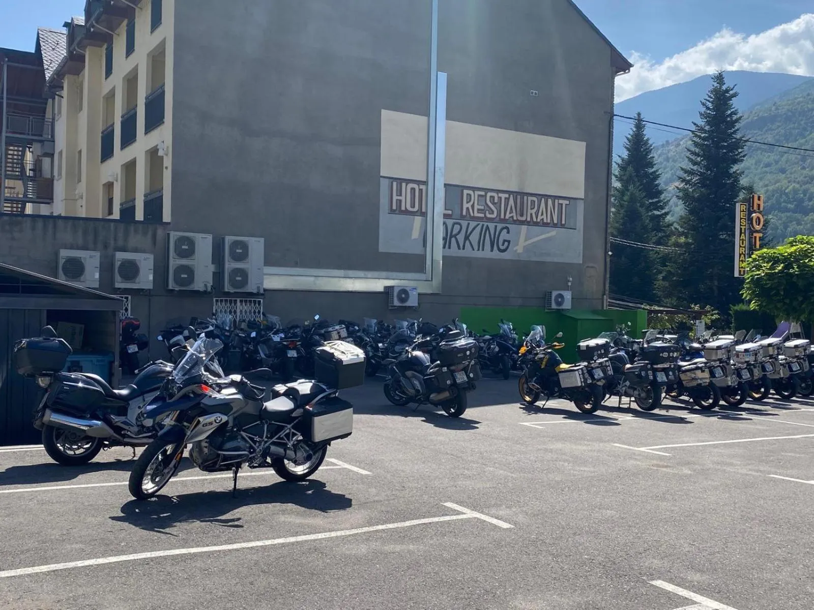 Parking in Hotel Vall d´Aneu