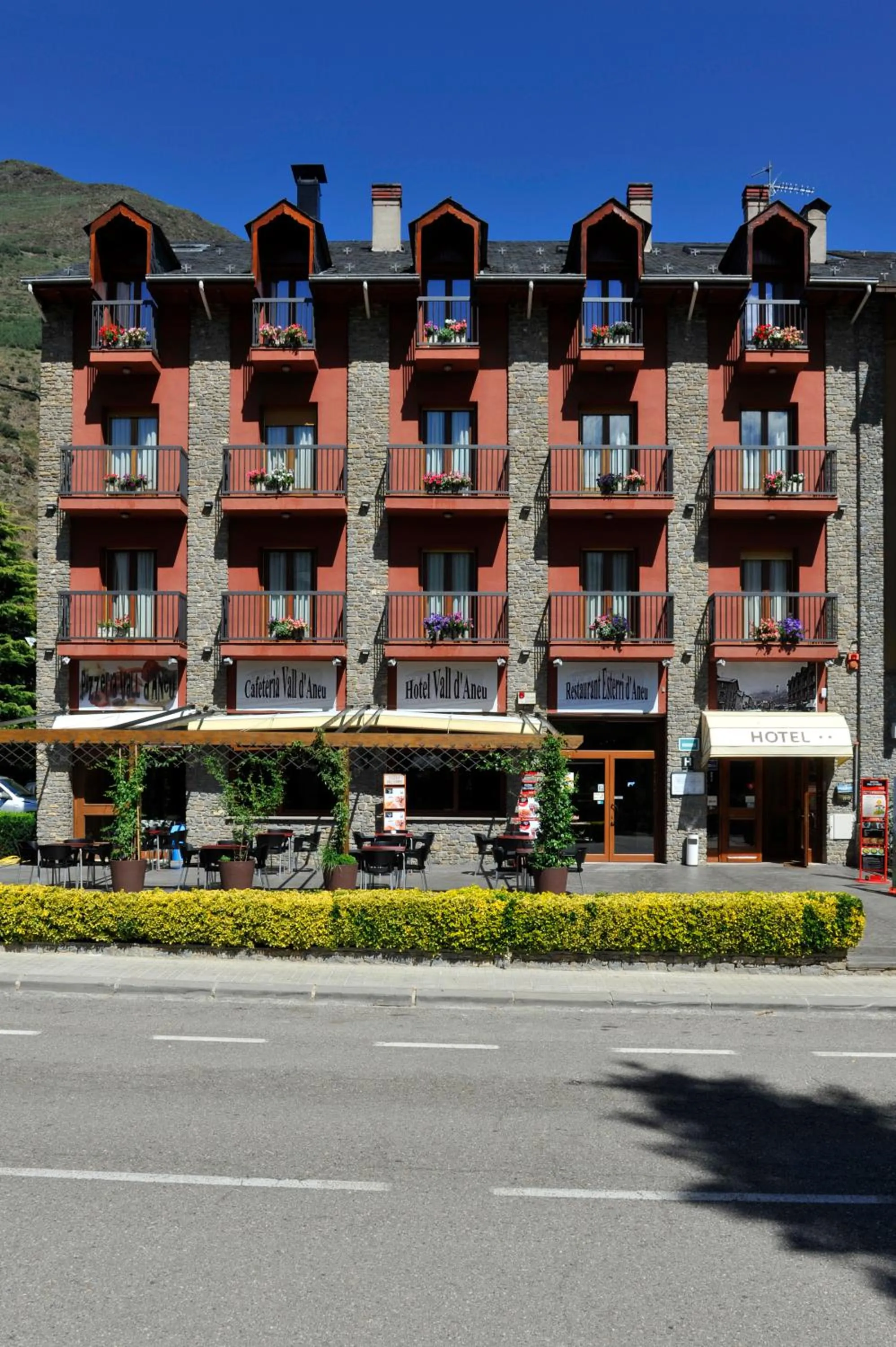 Facade/entrance in Hotel Vall d´Aneu
