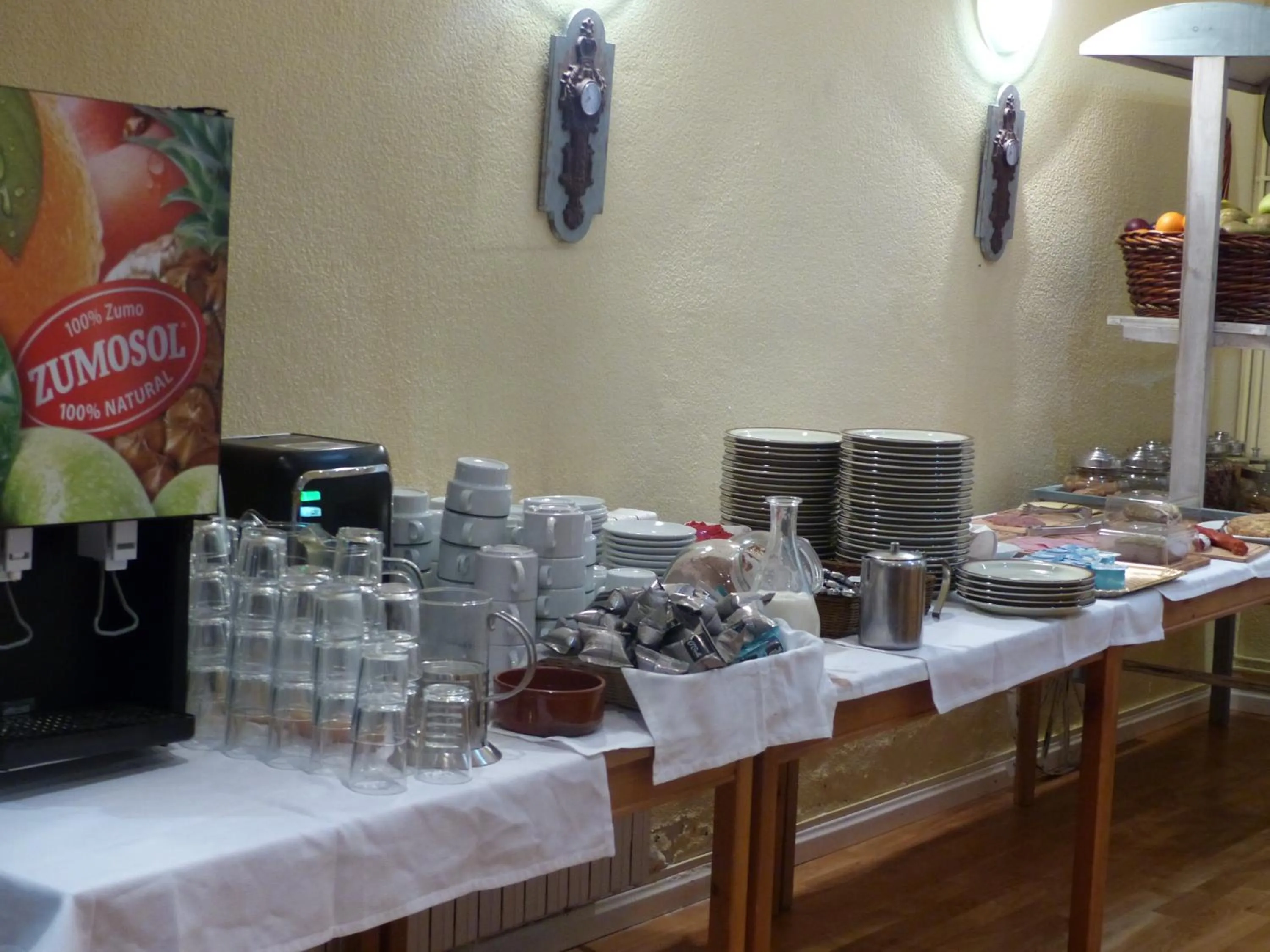 Kitchen or kitchenette in Hotel Vall d´Aneu