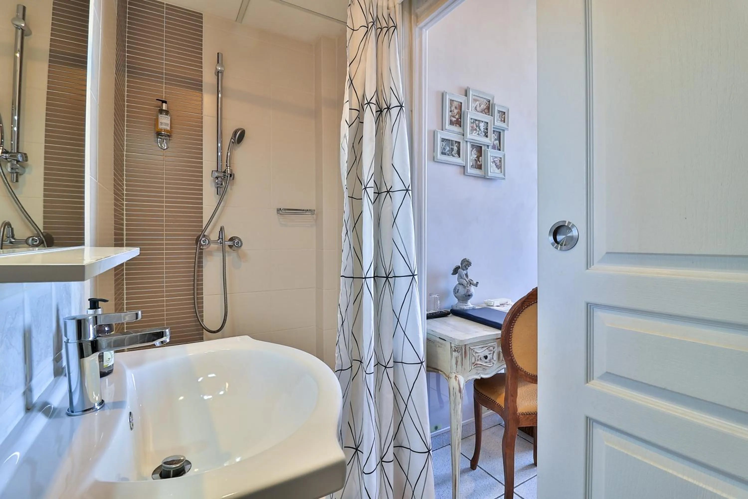 Property building in Le Panoramic Boutique Hôtel