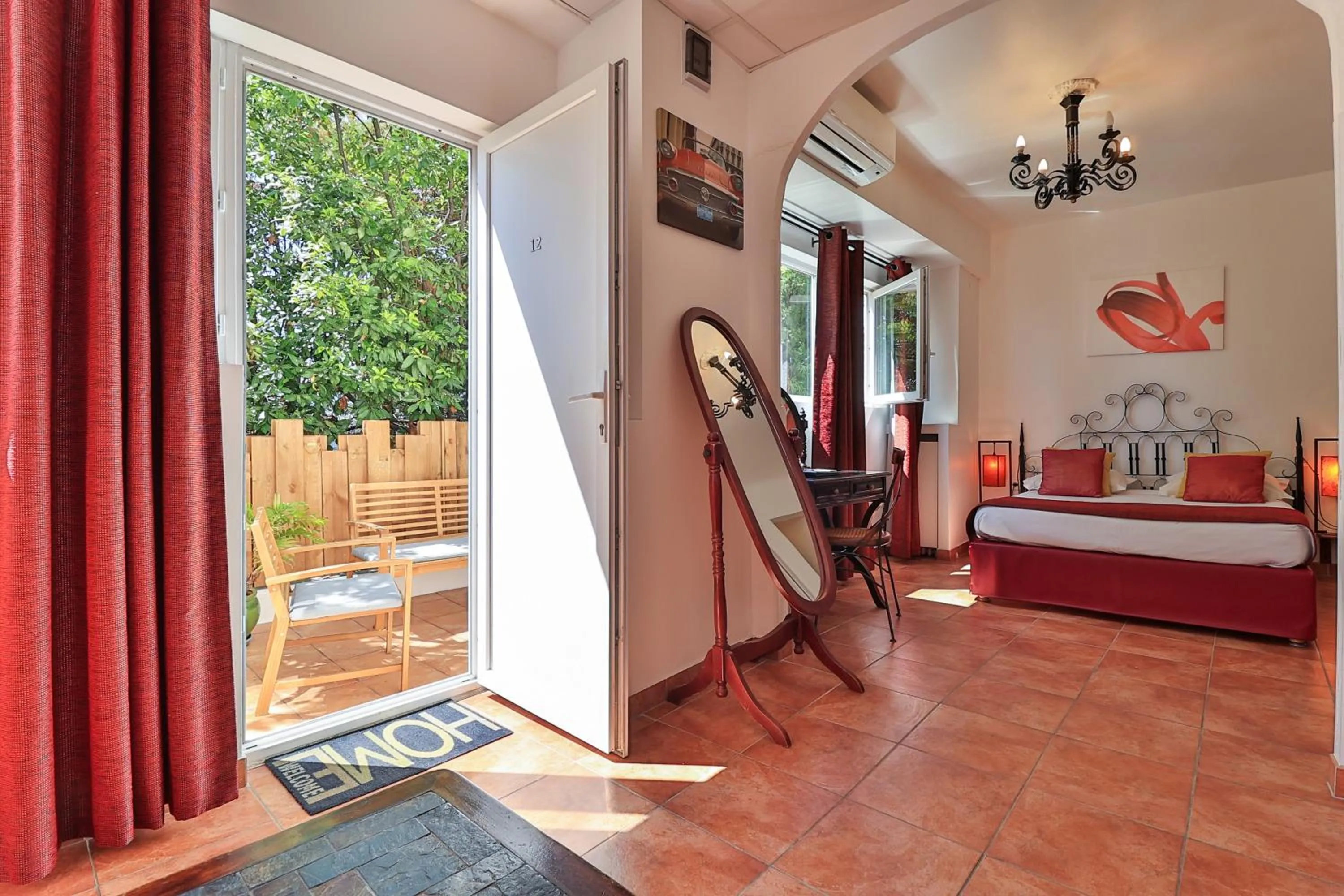 Property building in Le Panoramic Boutique Hôtel