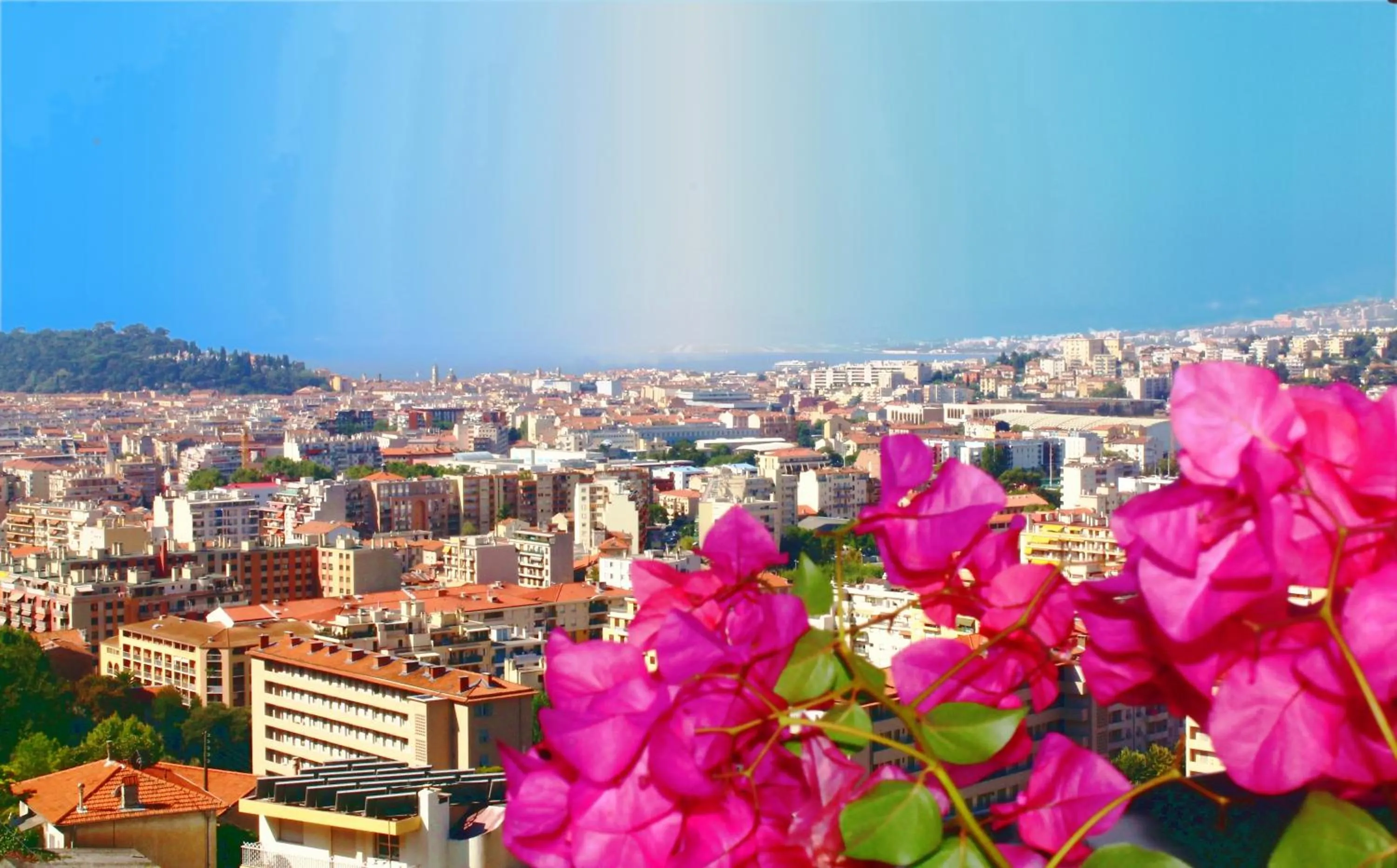 City view in Le Panoramic Boutique Hôtel