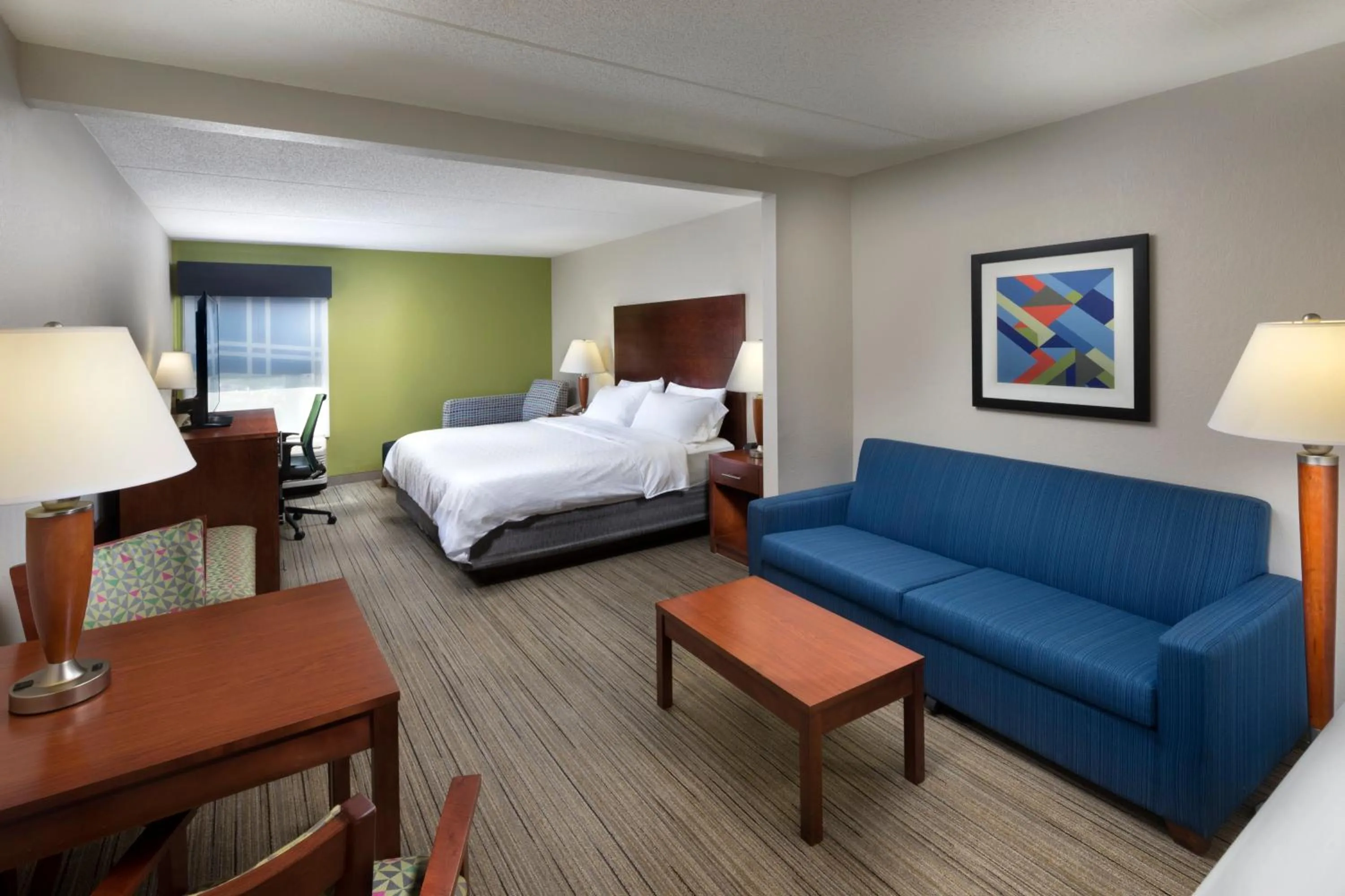 Photo of the whole room, Bed in Holiday Inn Express Middlesboro by IHG
