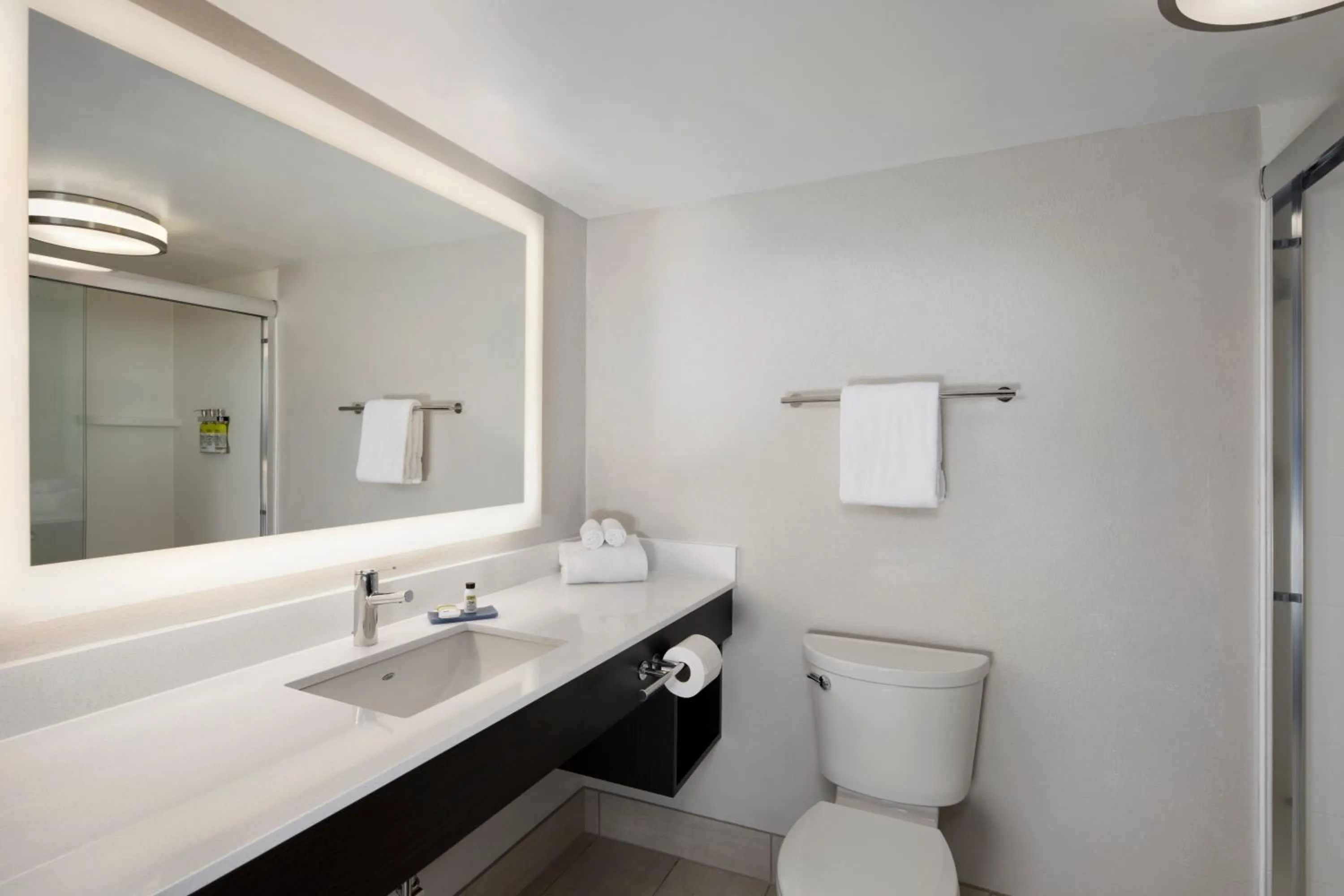 Photo of the whole room in Holiday Inn Express Middlesboro by IHG