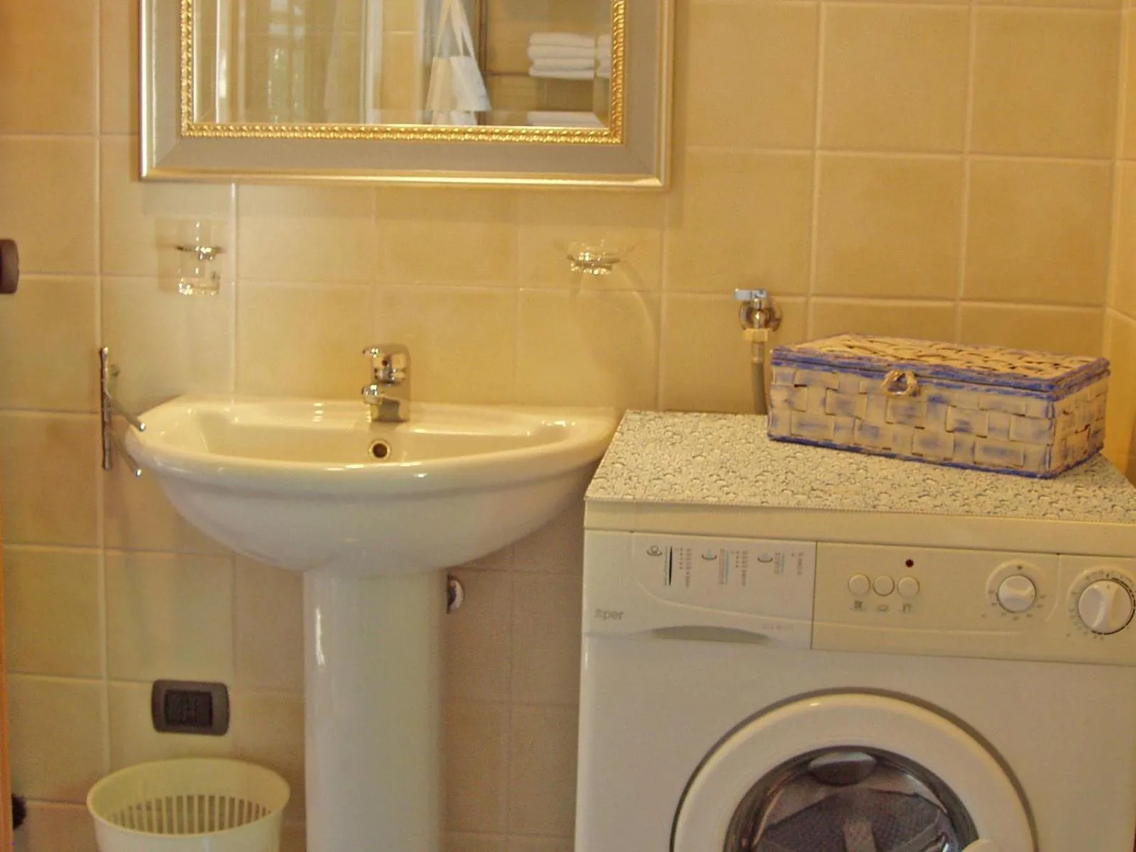 Bathroom in Barolo