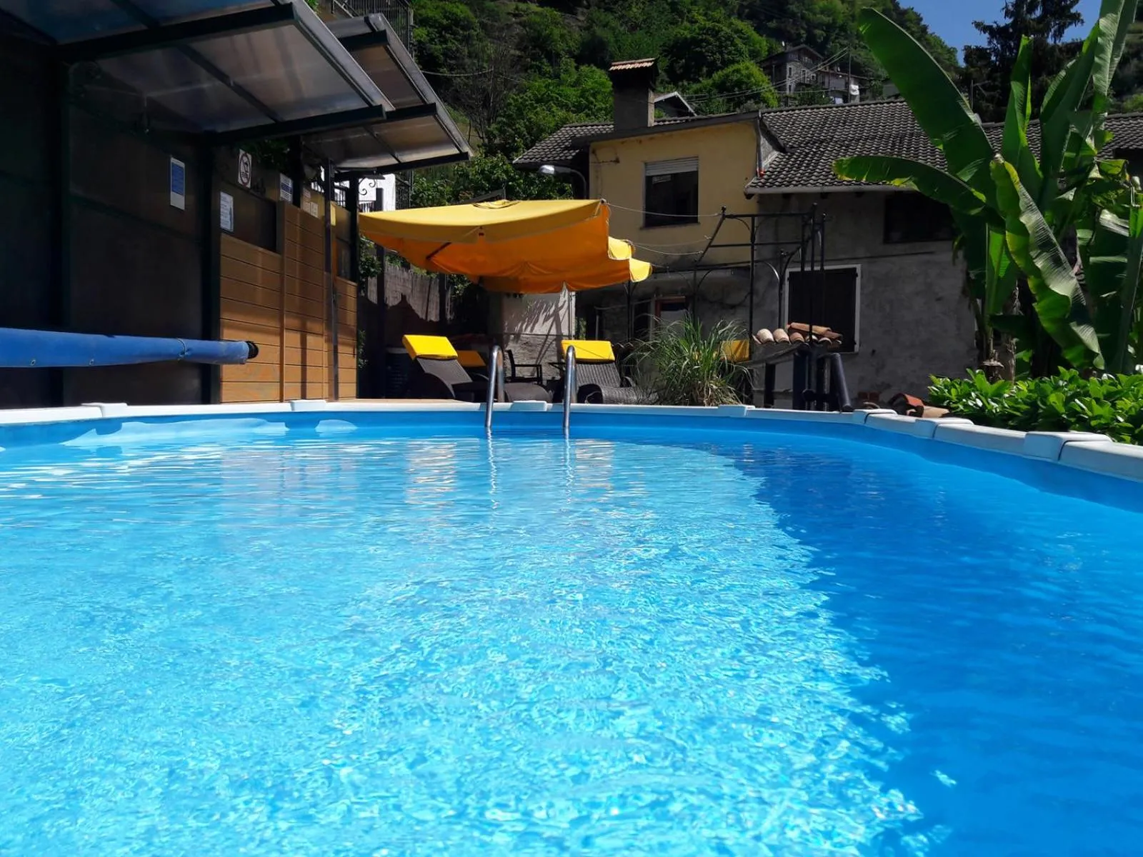 Swimming pool in Barolo