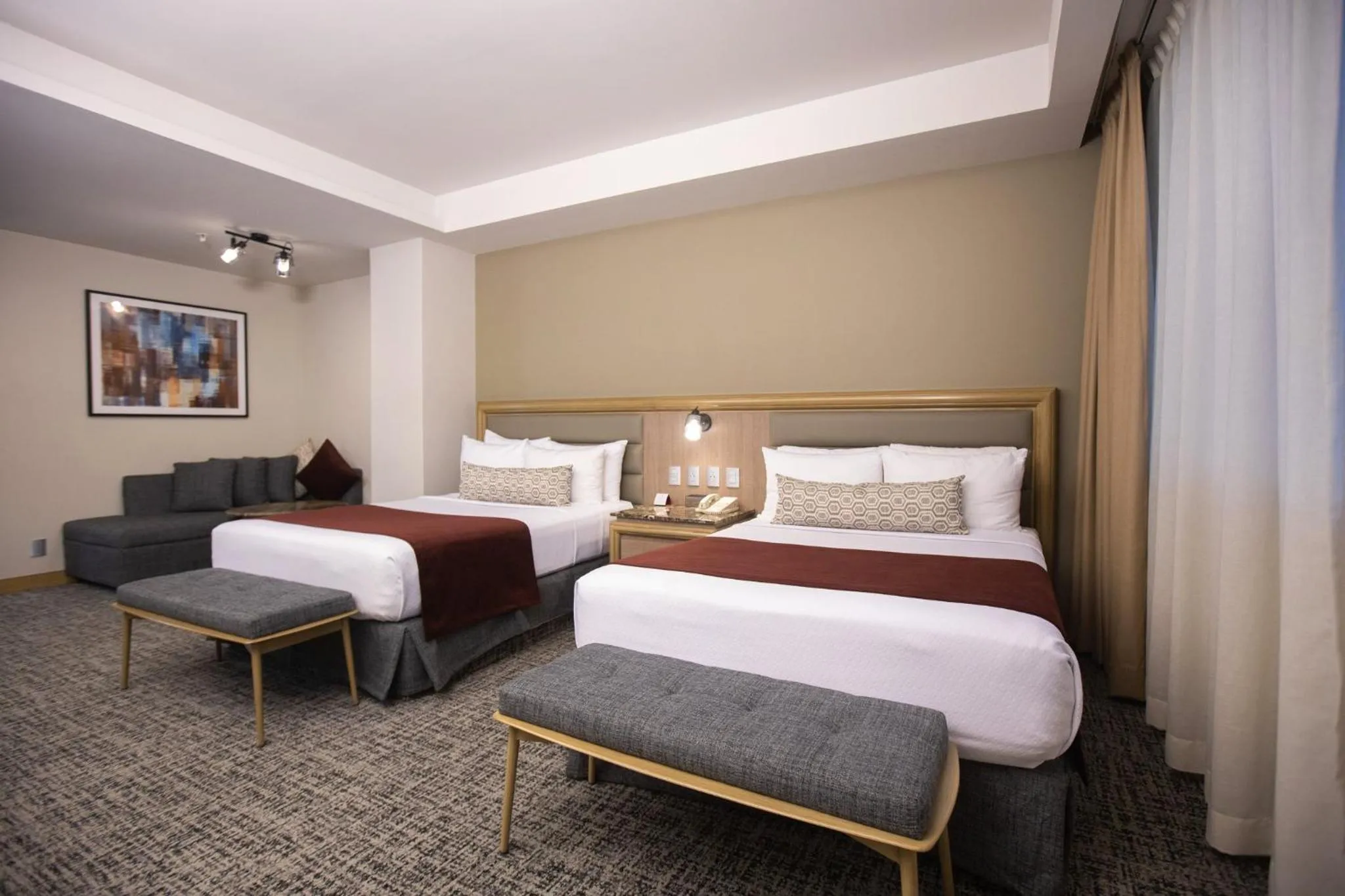 Photo of the whole room, Bed in Crowne Plaza Hotel Mexico City North-Tlalnepantla, an IHG Hotel