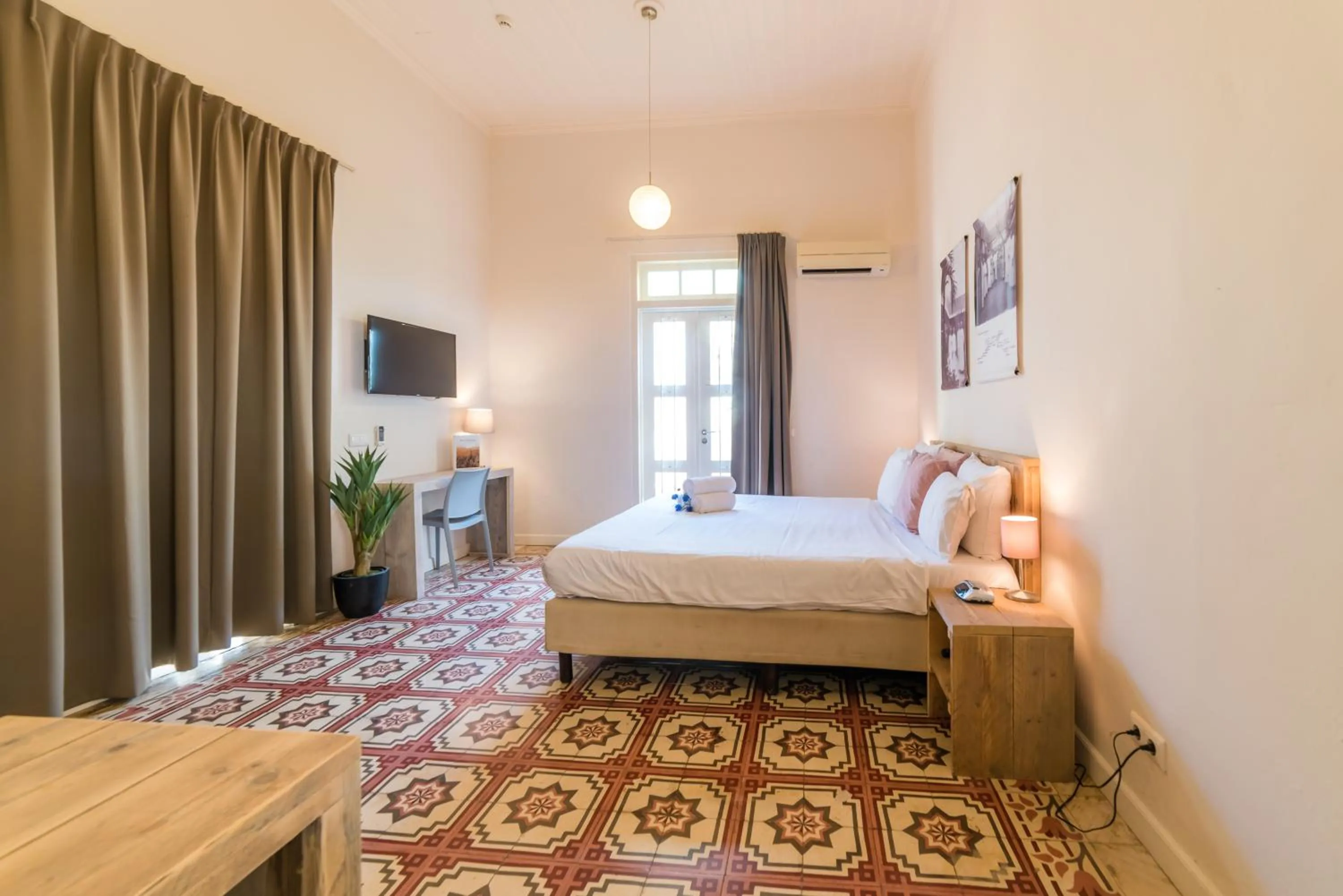 Photo of the whole room, Bed in Boutique Hotel 't Klooster