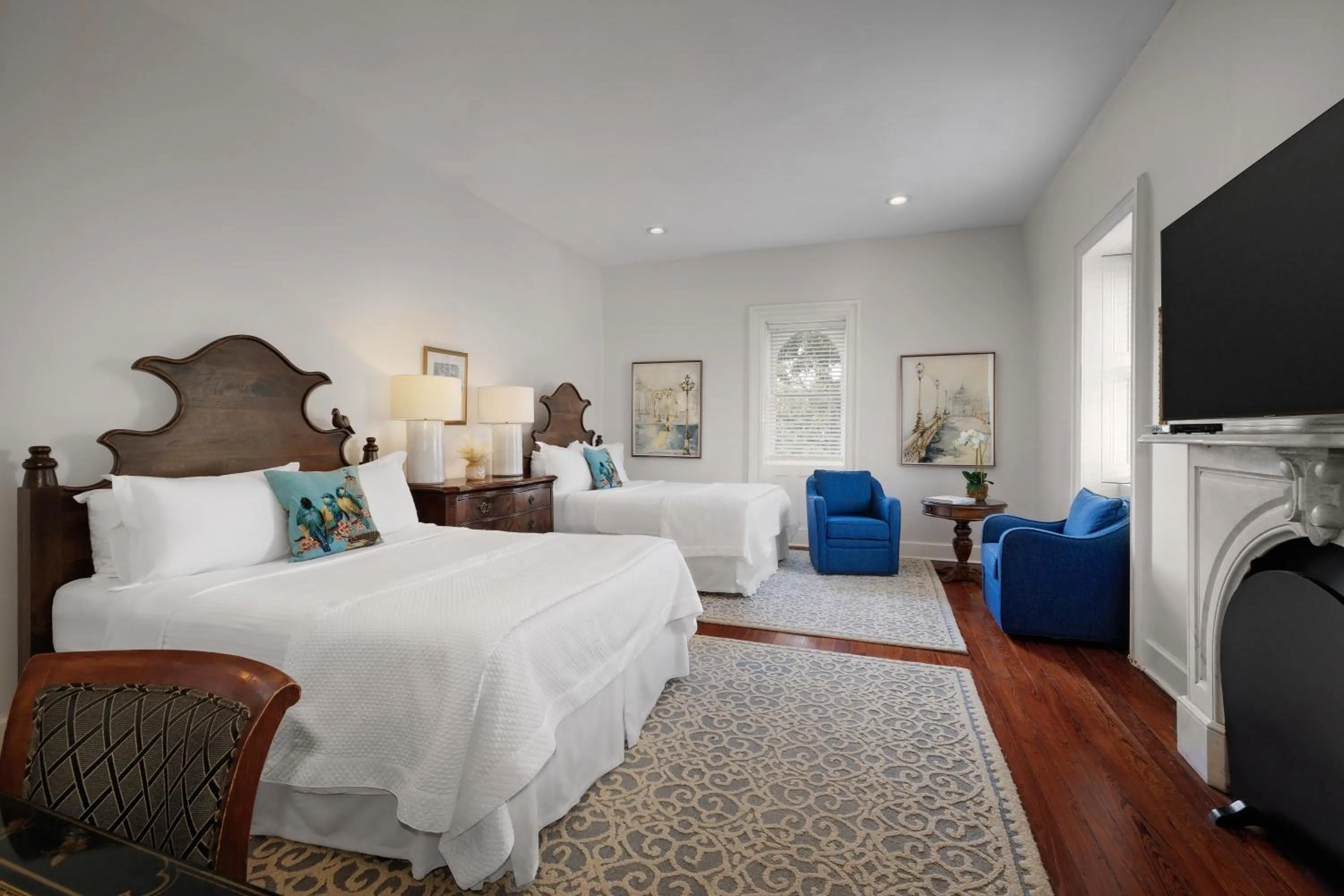 Bed in Hamilton Turner Inn